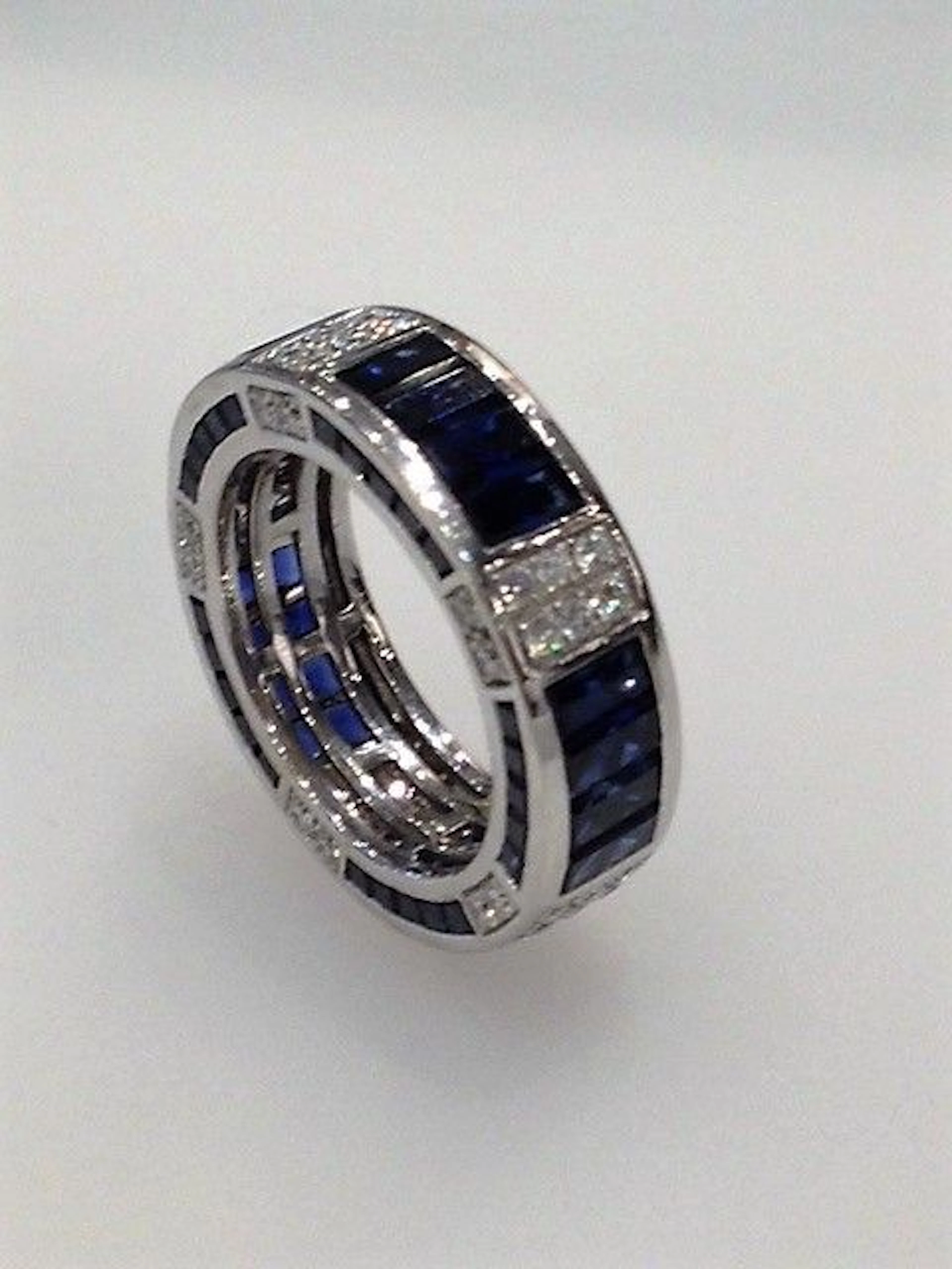 Laudier – White gold ring with 70 sapphires and 50 diamonds