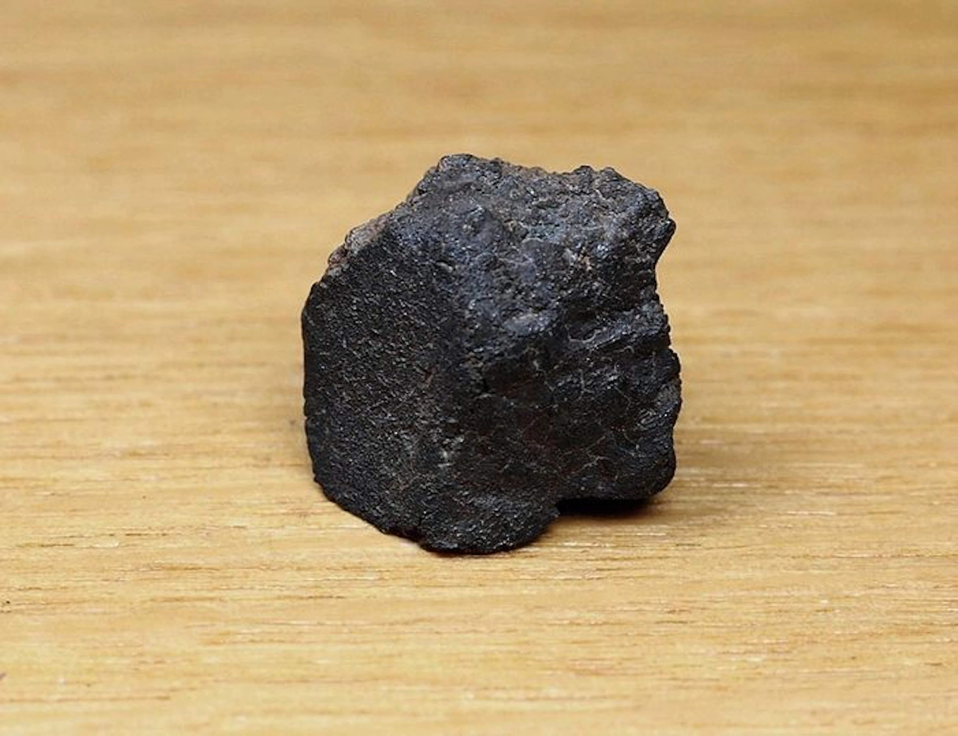 Meteorite - Almahata Sitta Asteroid 2008 TC³ - MS-MU-033 Main Mass- Achondrite Ureilite heavily-shocked fine-grained - 1.85 x 1.70 cm - 7.250 g