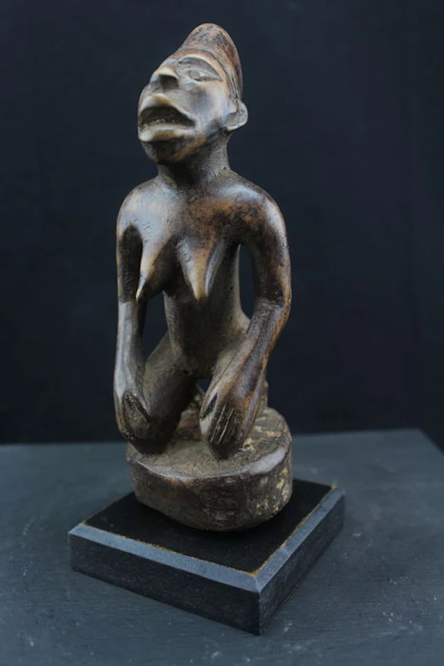 African tribal figurine - YOMBE - D.R Congo