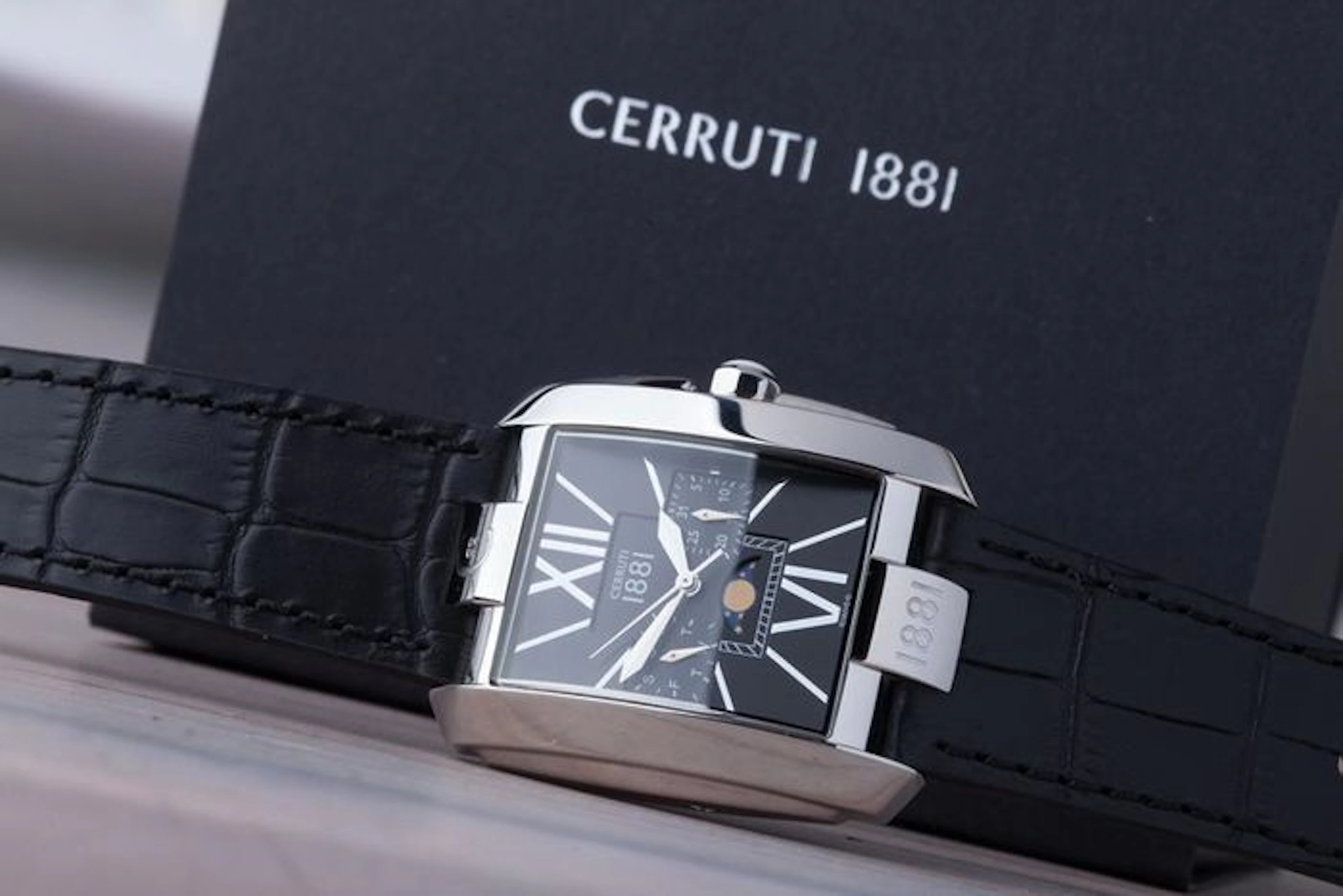 Cerruti 1881 Day/Night – men's wristwatch - new condition 28