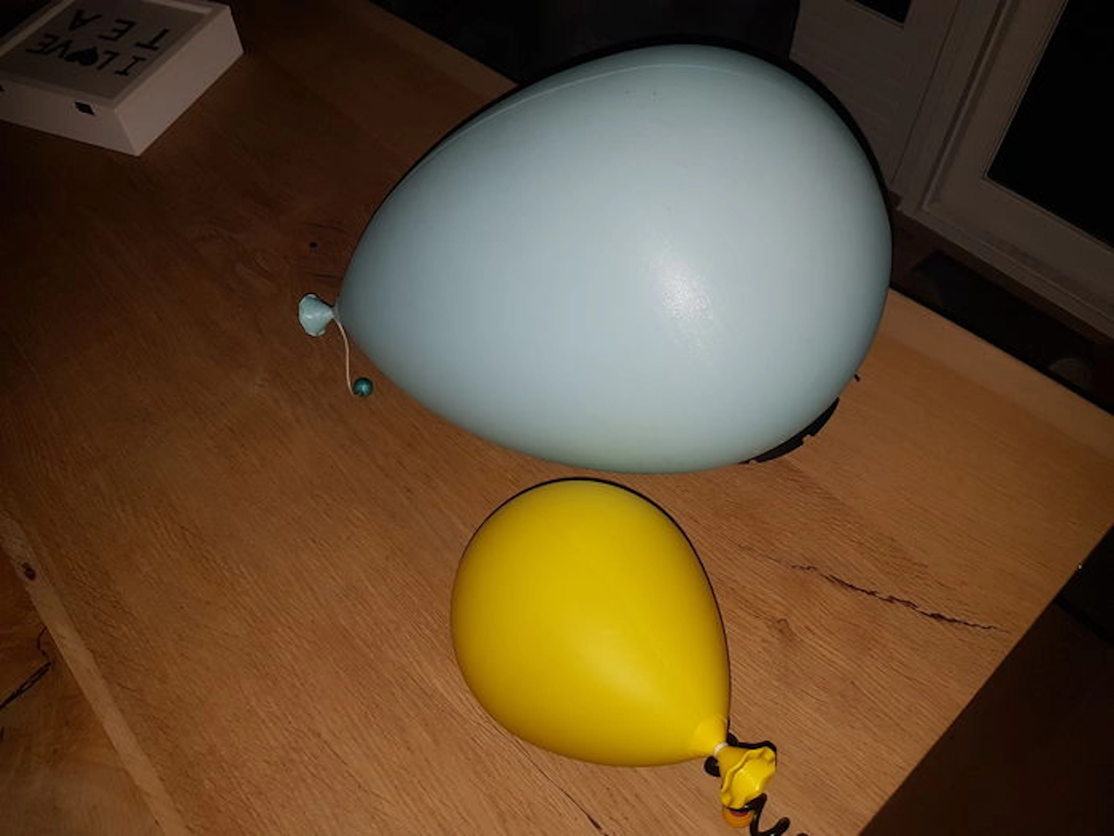Yves Christin for Bilumen – set balloon lamps – XL blue and mini yellow