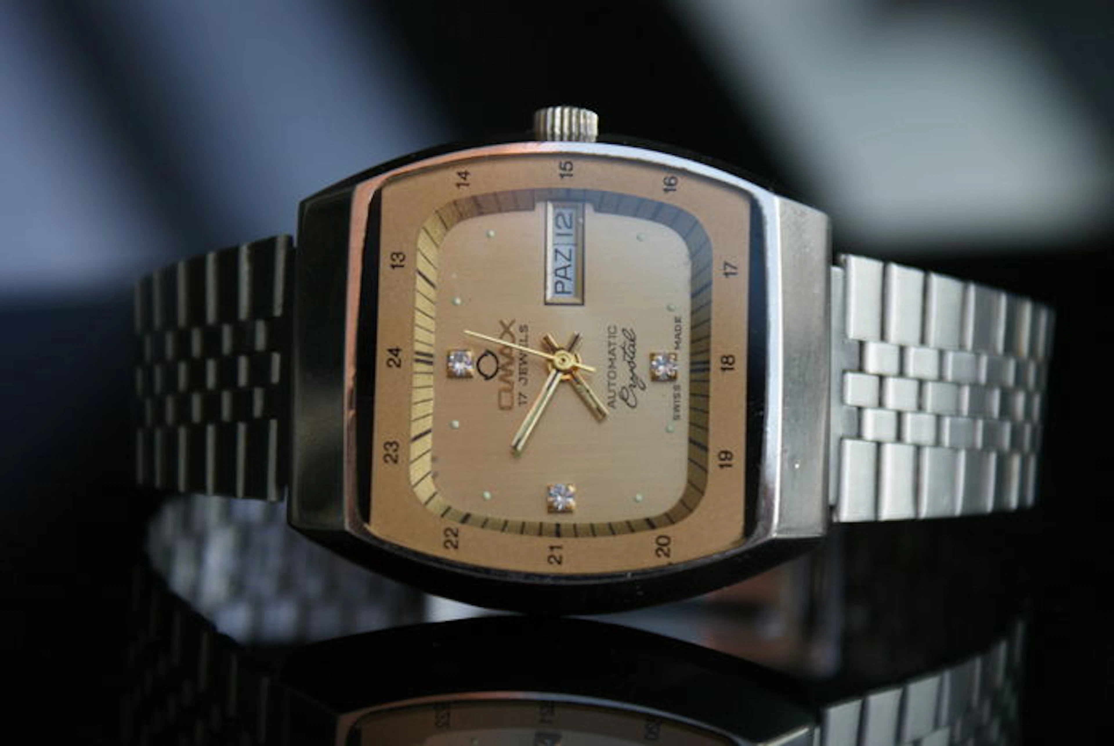 Omax automatic Day/Date Swiss men's wrist watch -1970's