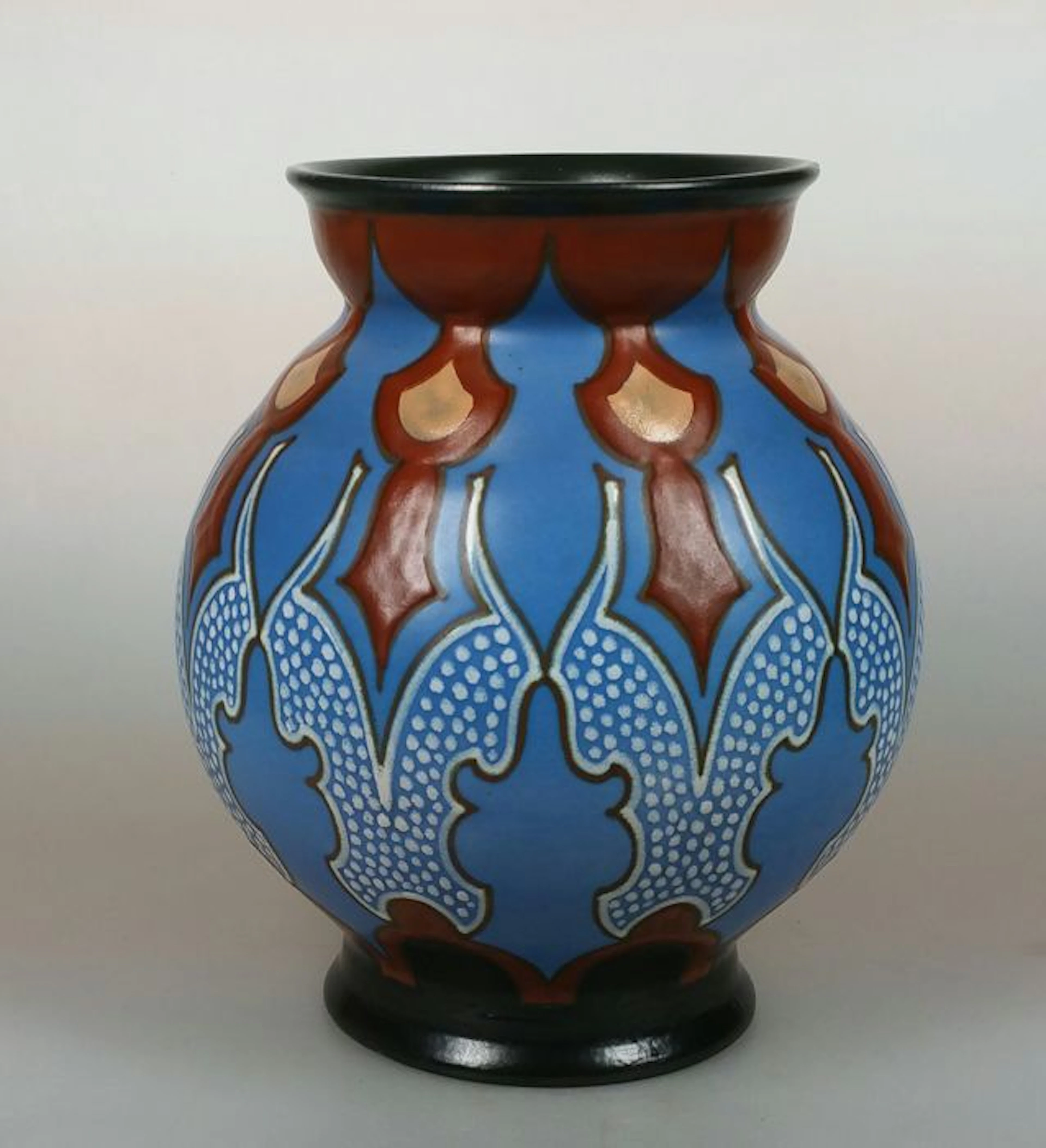 Jan van Schaick for Plateelbakkerij Zuid-Holland - unique vase