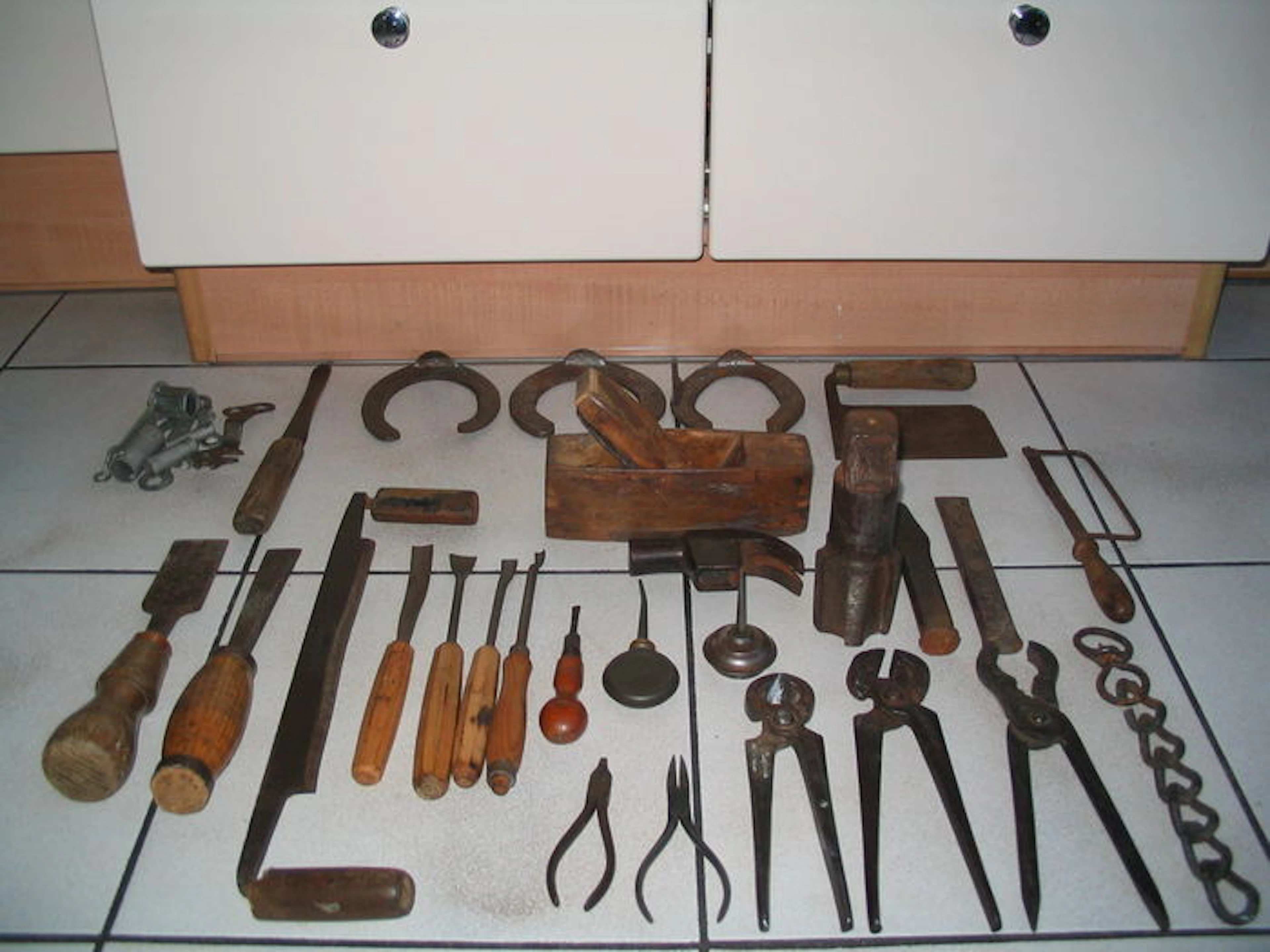 Lot with vintage antique decorative items
