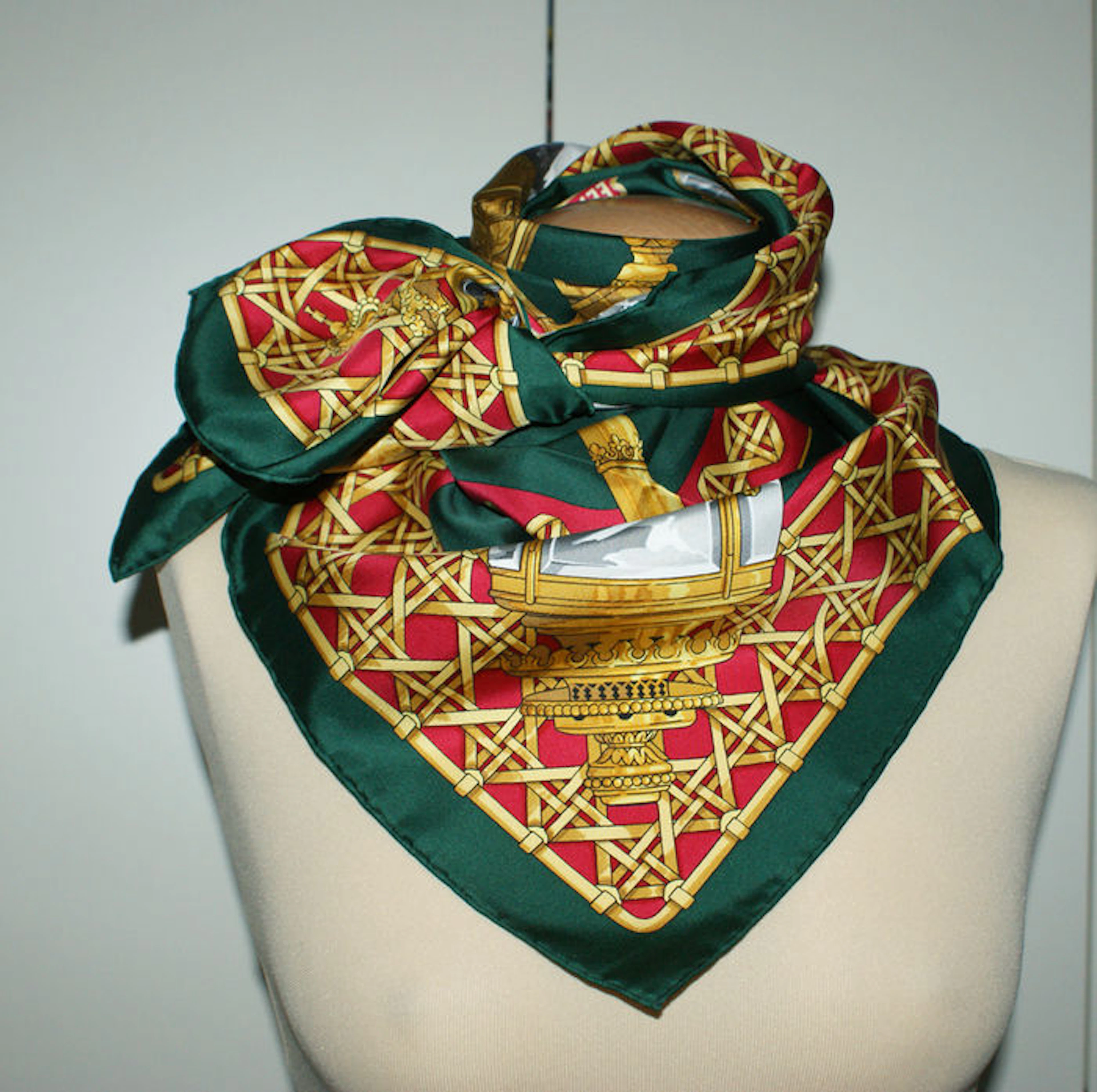 Hermès – foulard "Feux de Route"