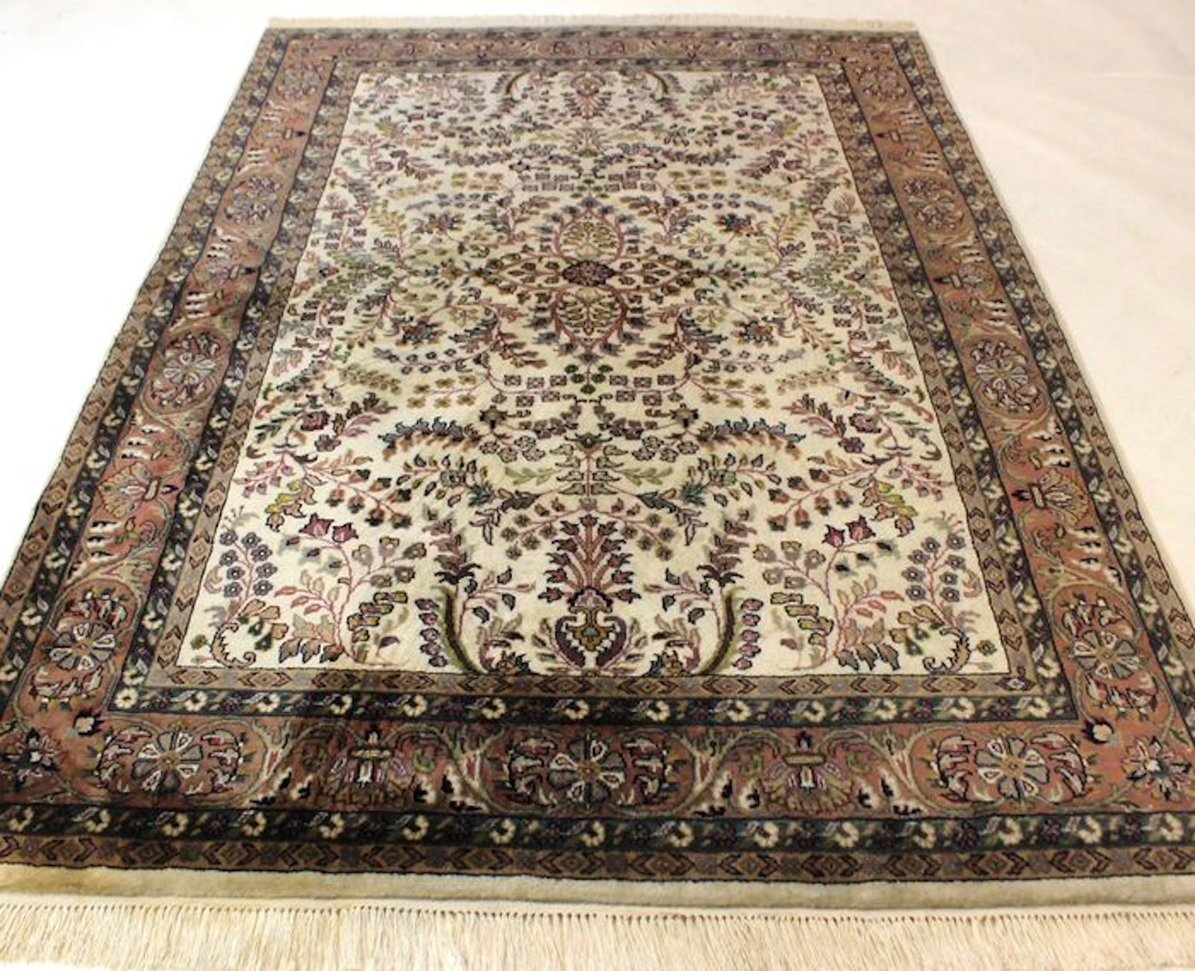 Prachtvoller Handgeknüpfter Indo Sarough US Louvre Design 160X245cm Made in Indien Ende des 20 Jahrhundert Sehr guten Zustand