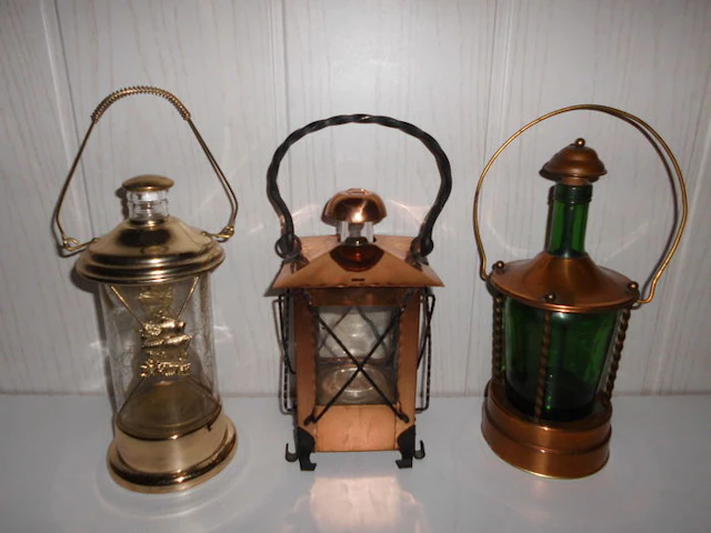 3 beautiful ornamental bottles, with music box in the bottom, fine specimens