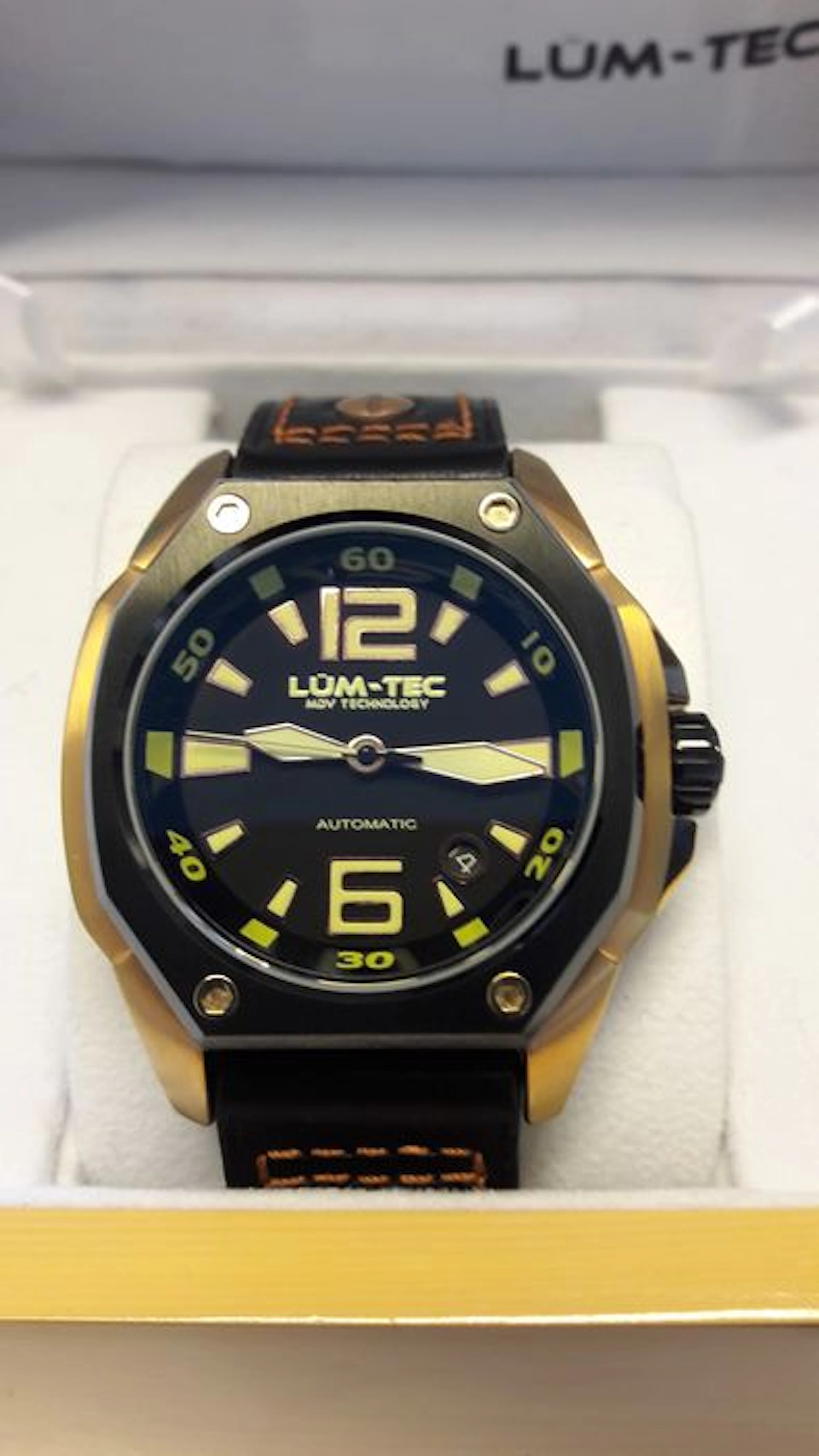 Lum-Tec V6 - Wristwatch - 2015