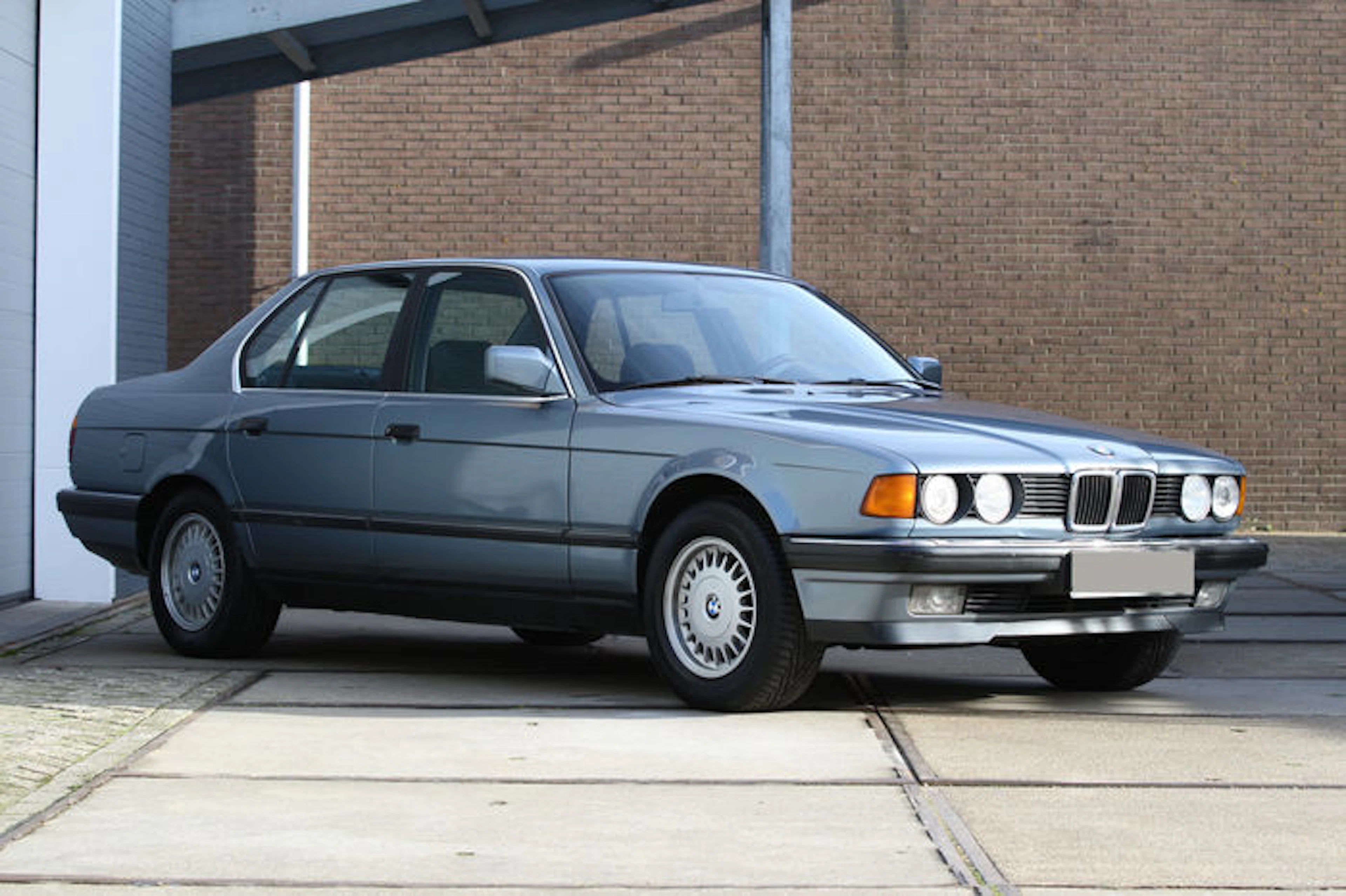 BMW - 730I - 7 series - E32