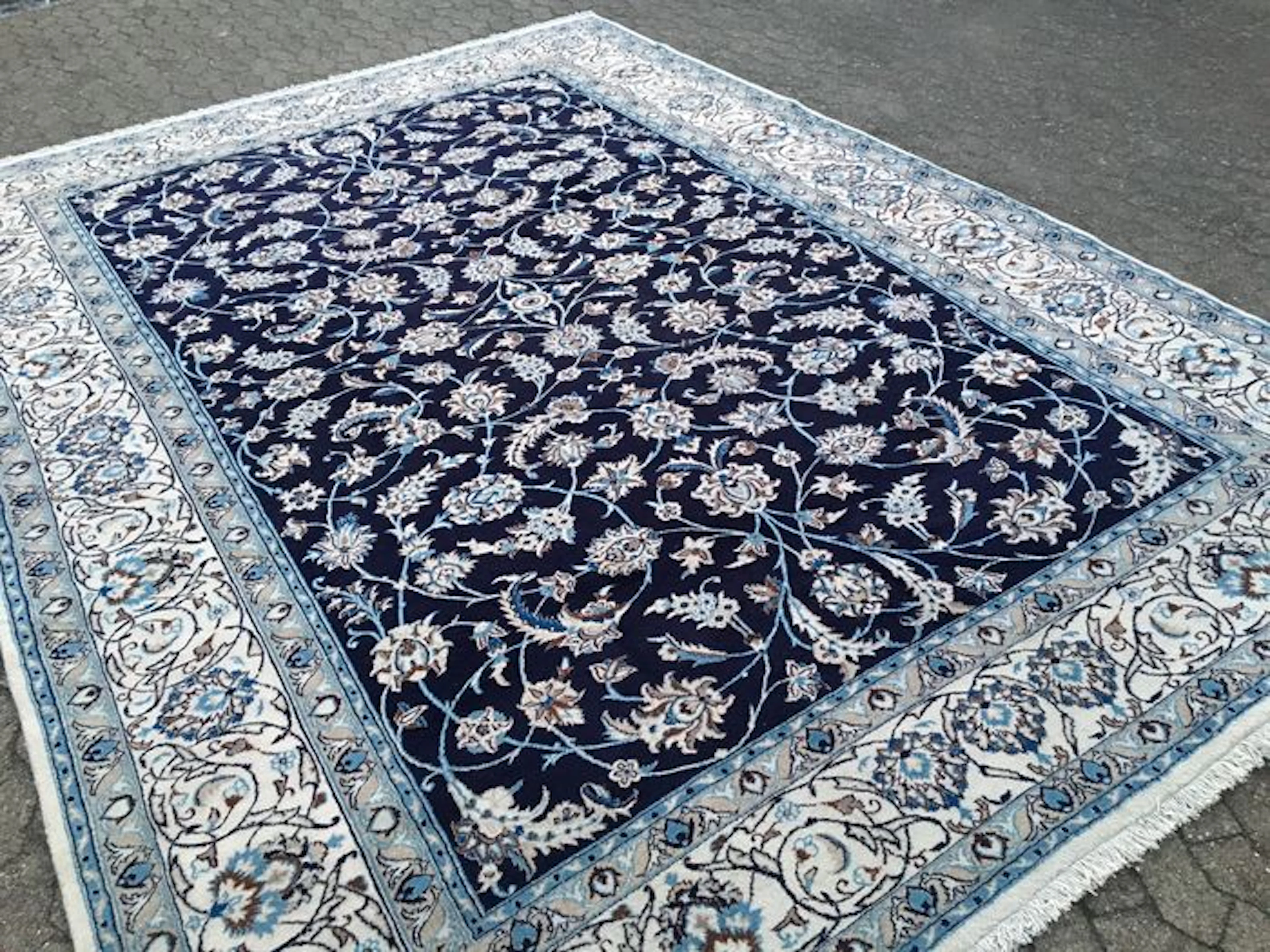 Oversized, almost 13 square metres - 407 x 305 cm - ROYAL NAIN with SILK and certificate of authenticity - Persia - condition: VERY GOOD!