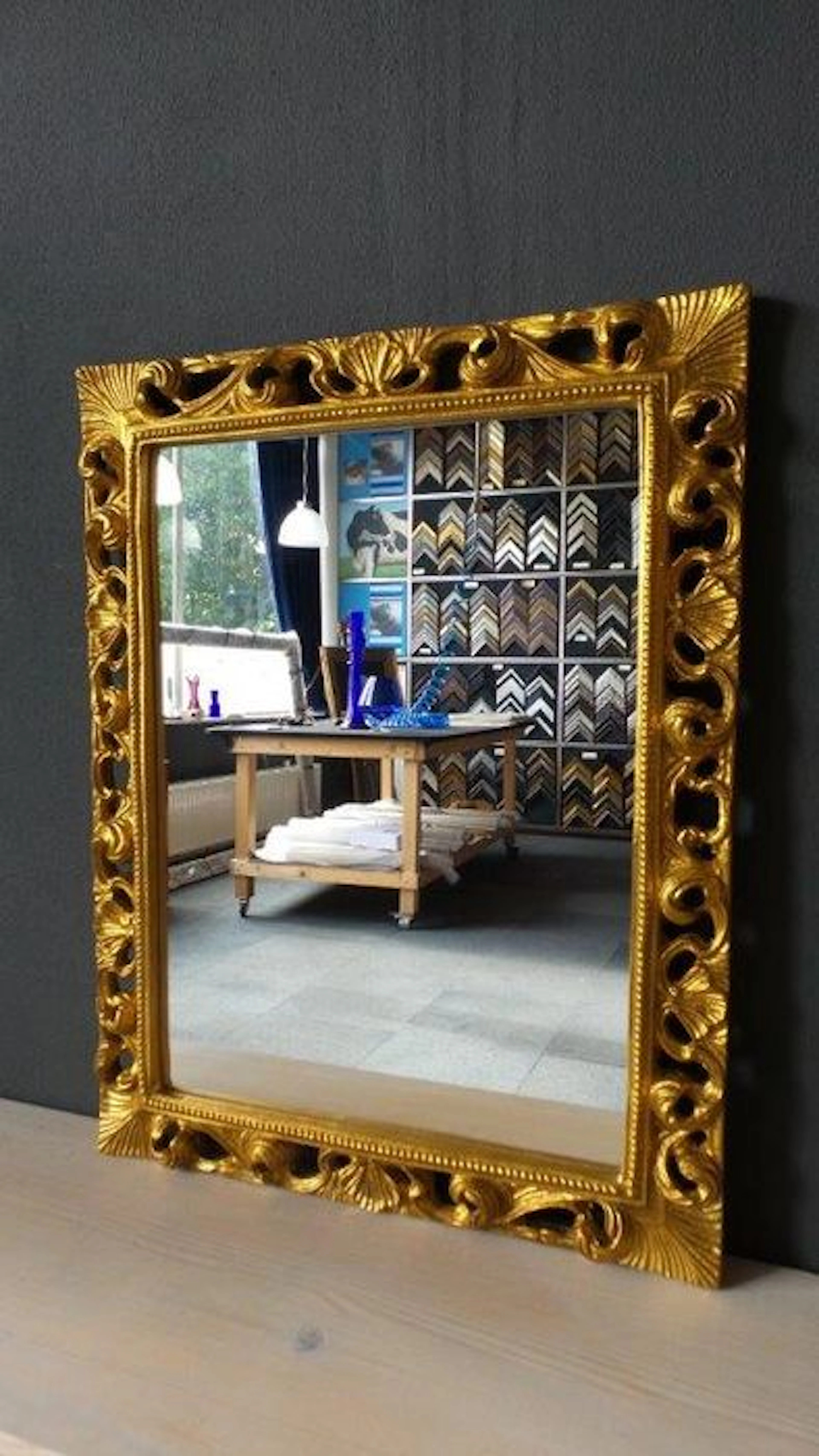 Venetian mirror with openwork ornament - Hand-gilded - gold