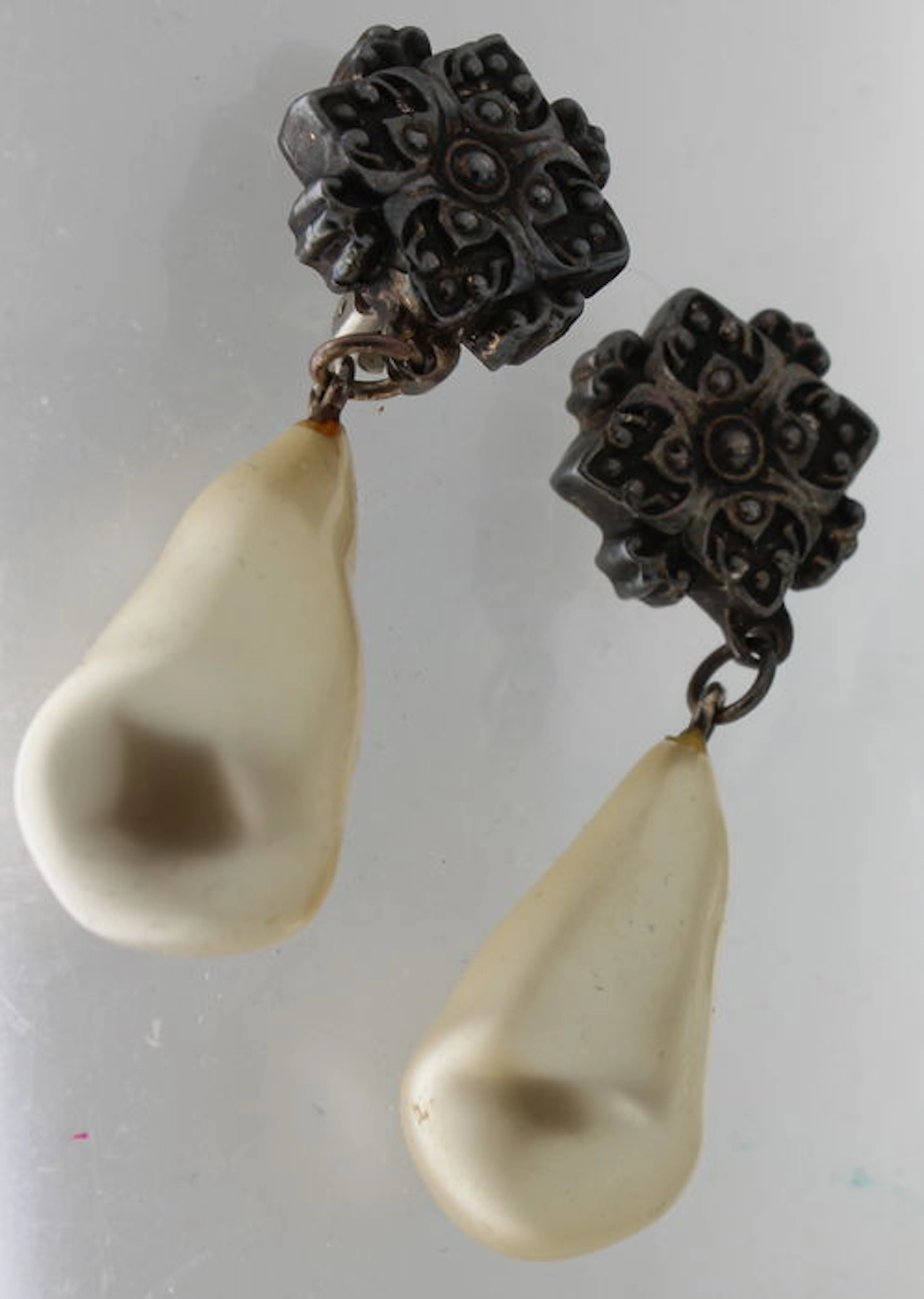 Chantal Thomass Paris - clip-on earrings