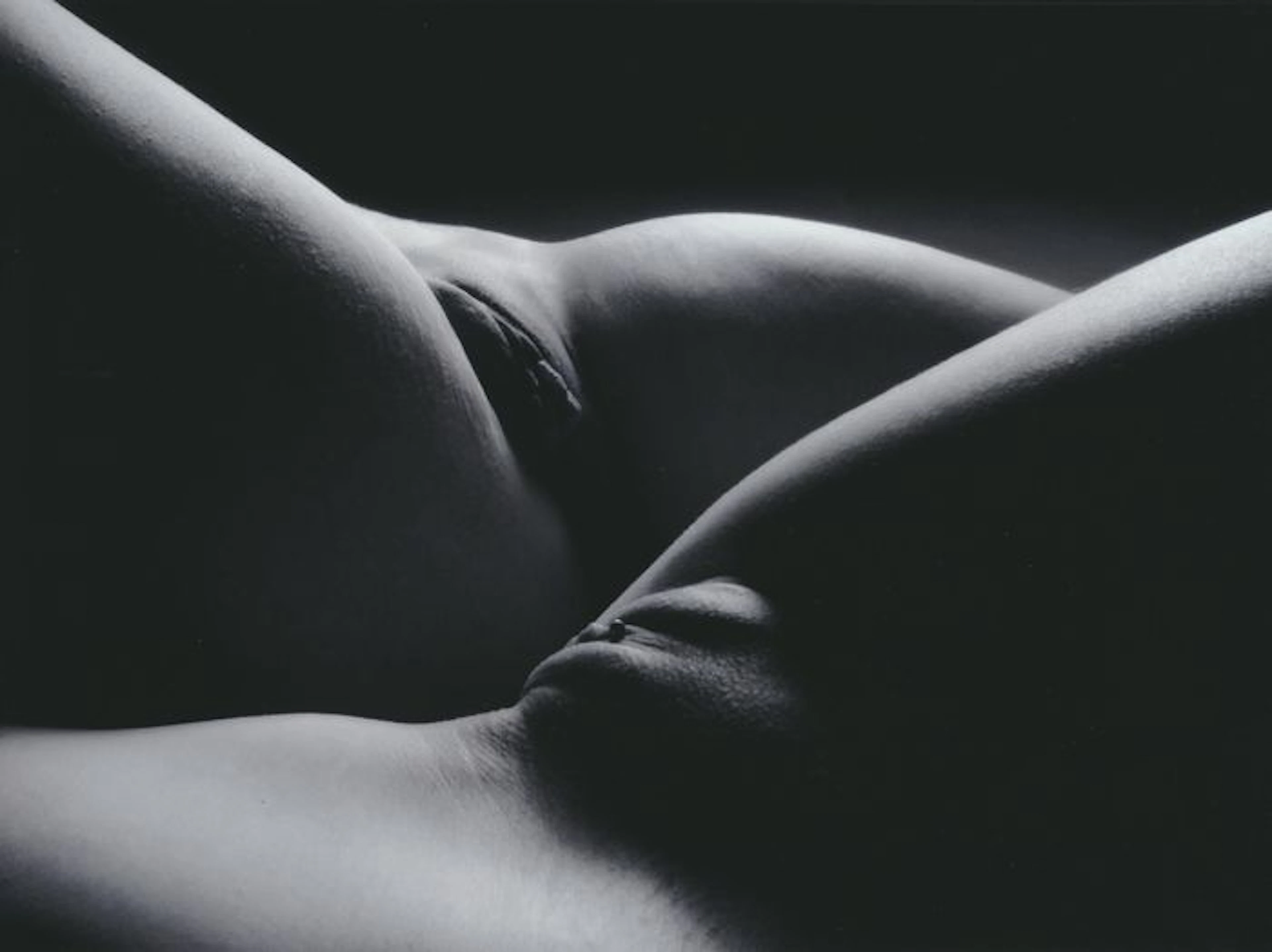 Photo; Chris Maher - Hills Two Girls - 2016