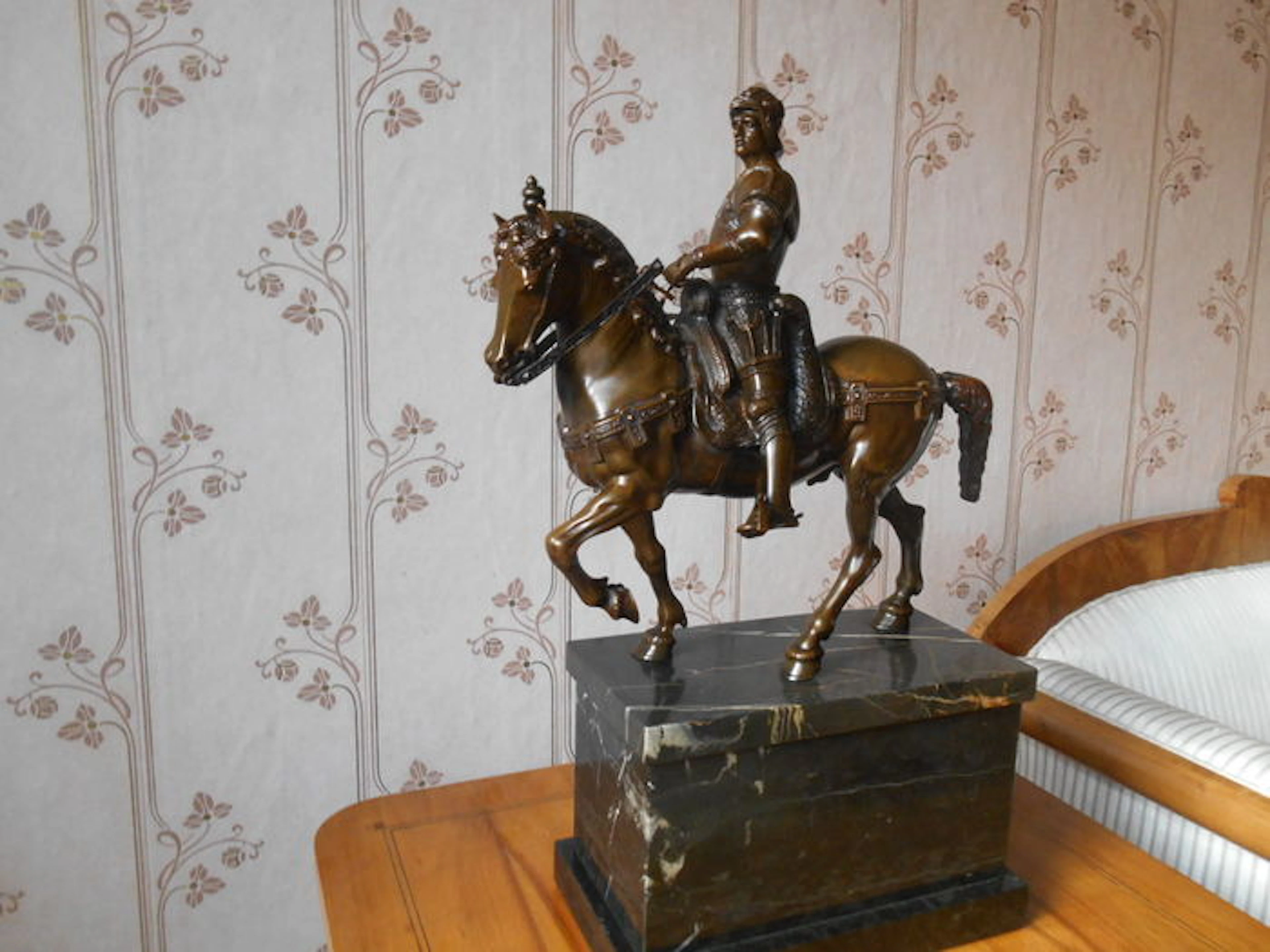 Condottiere Bartolomeo Colleoni (based on the original by A. DEL VERROCCHIO) - Bronze sculpture on marble base - around 1890