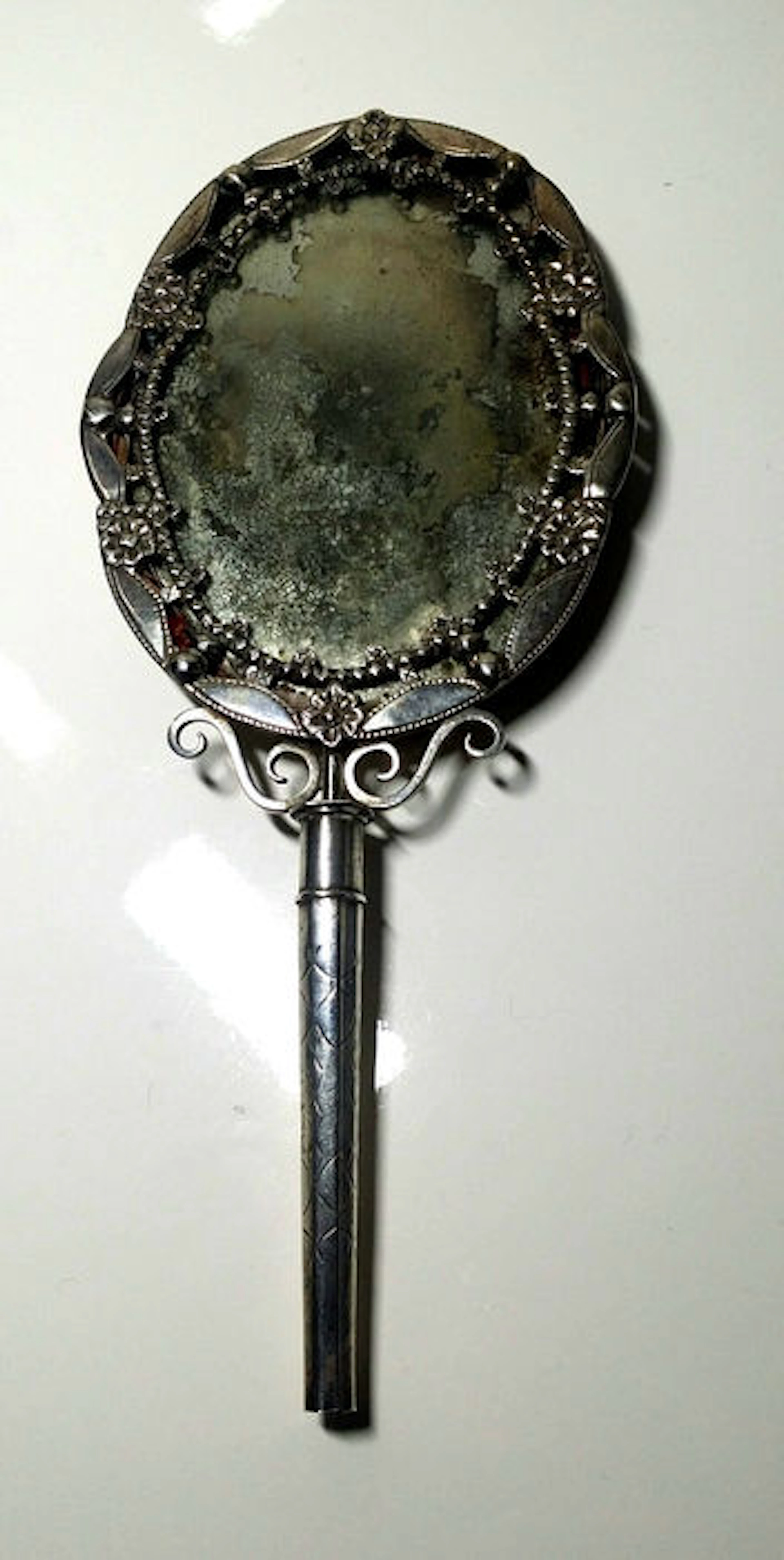 Antico specchio a mano in argento, Paesi Bassi, 1893-1906