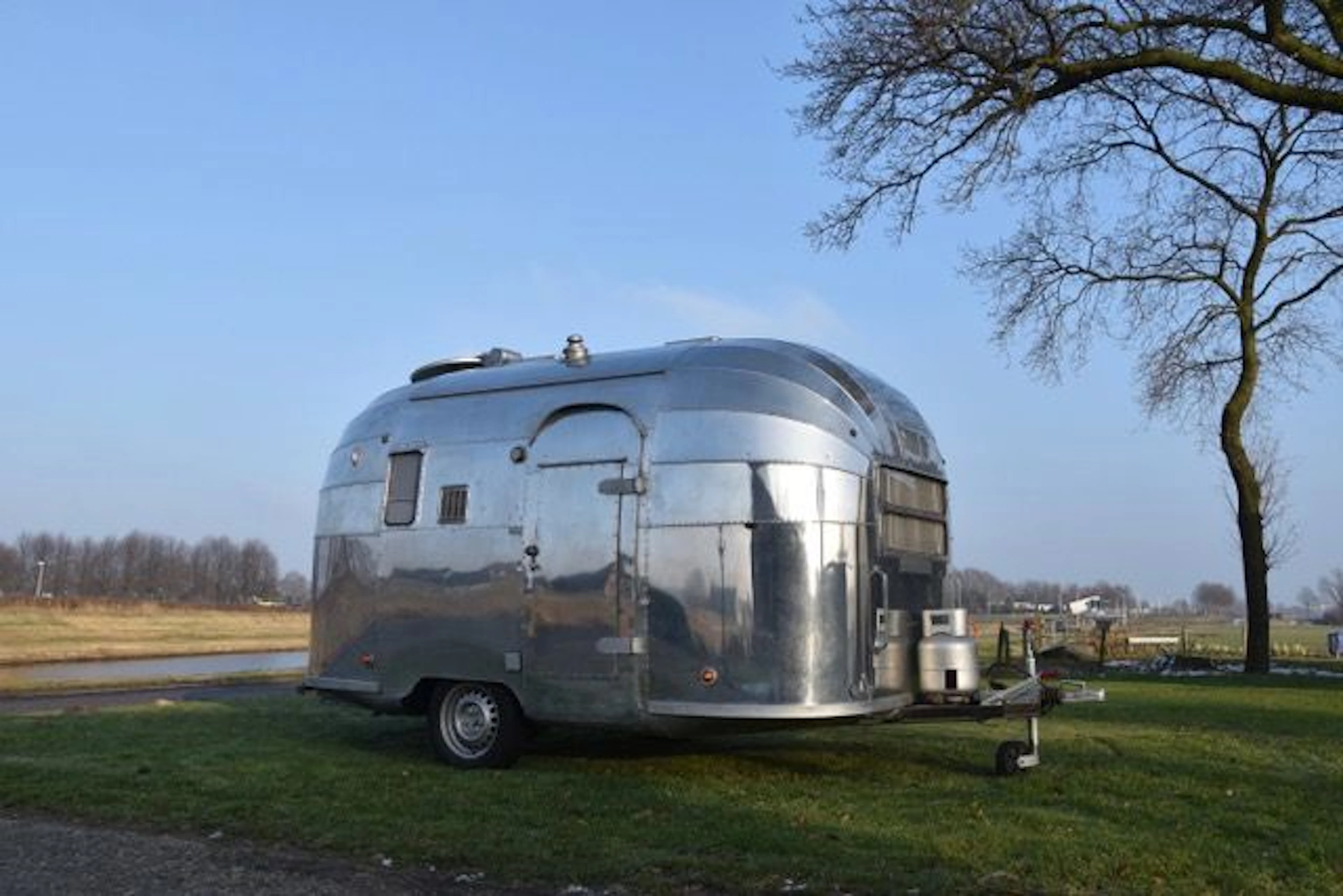 Airstream caravan - Cruisette 15 feet , California - manufacturing