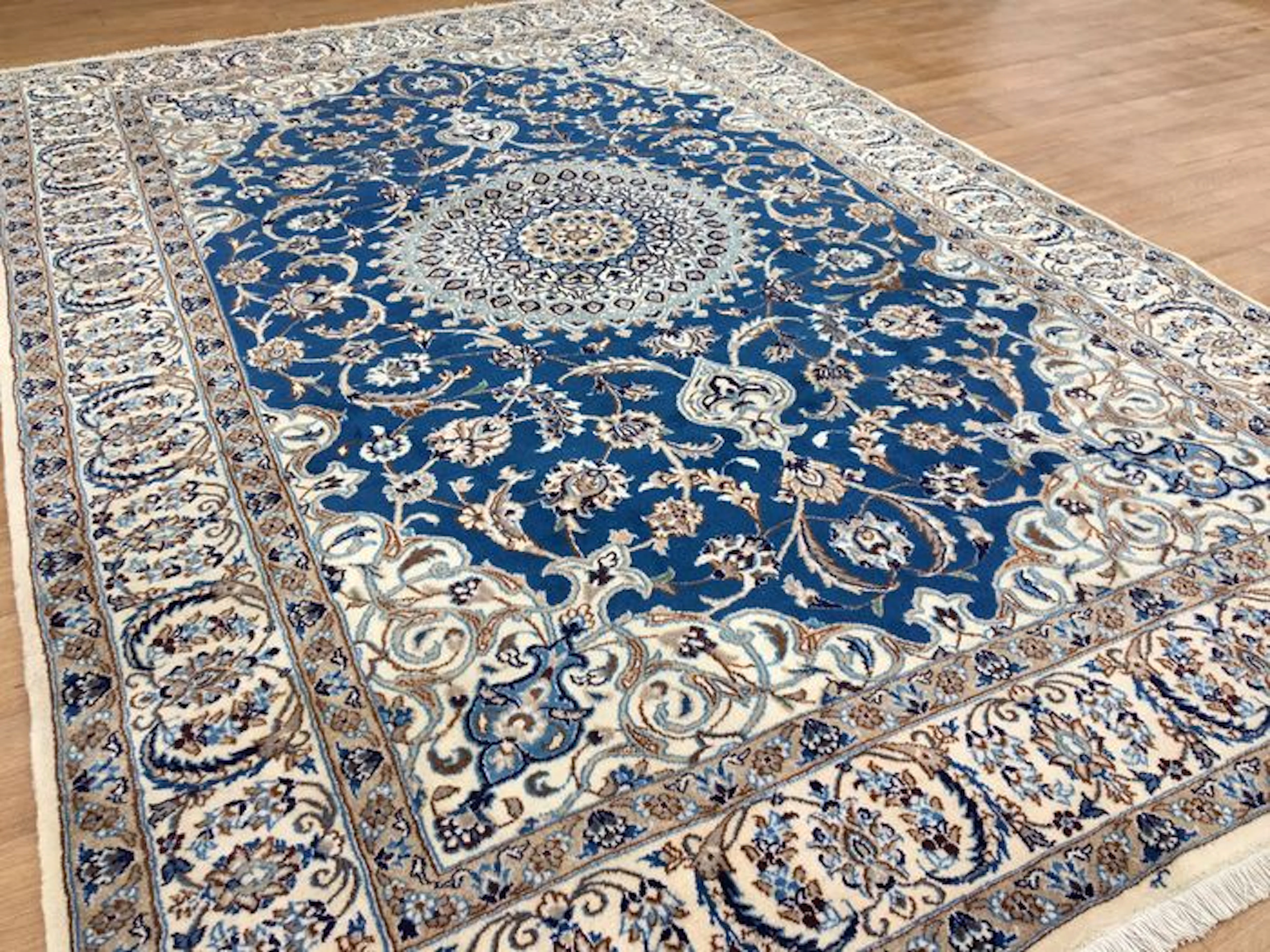 Royal Persian Nain with silk - signed - with certificate of authenticity