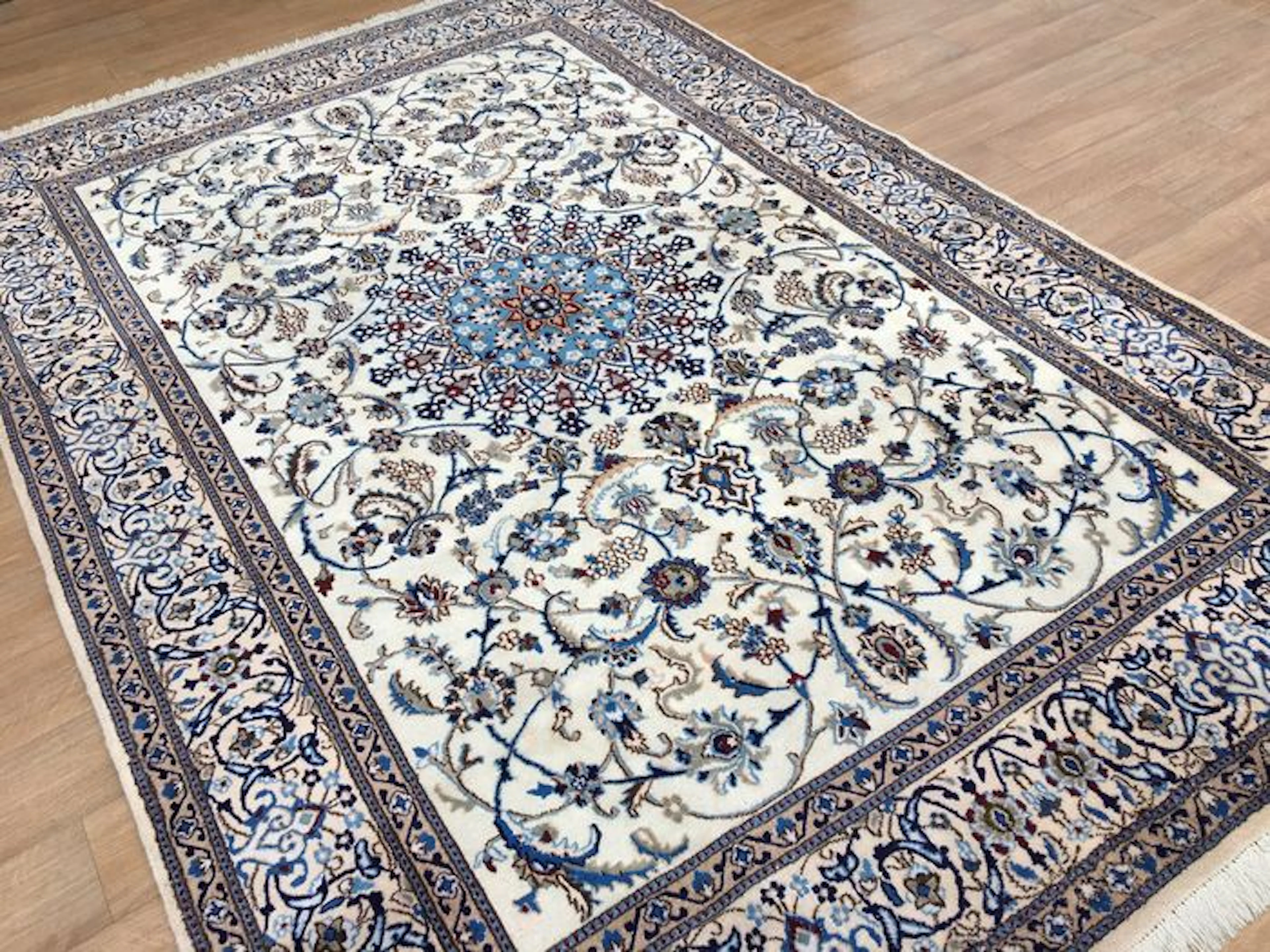 Royal Nain with silk - with certificate of authenticity - approx.