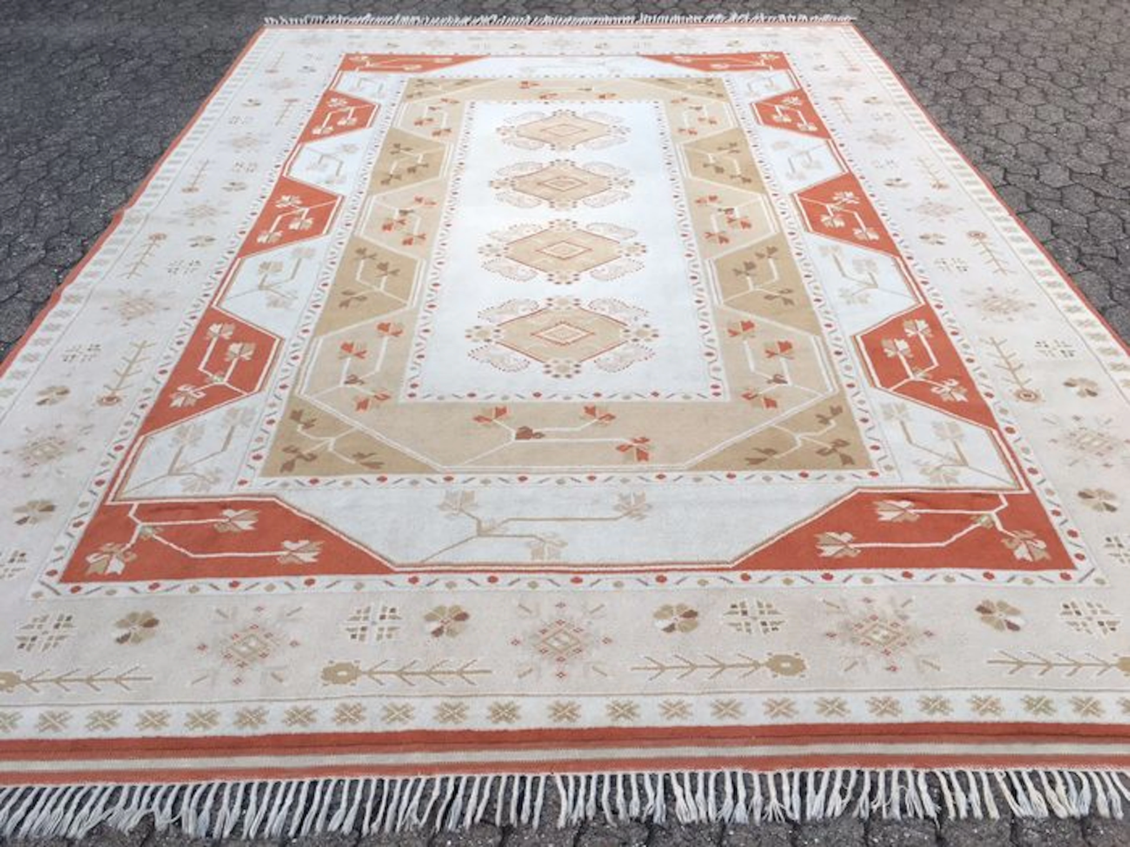 Oversized approx. 380 x 272 cm - MILAS - made in Turkey - VERY GOOD CONDITION!