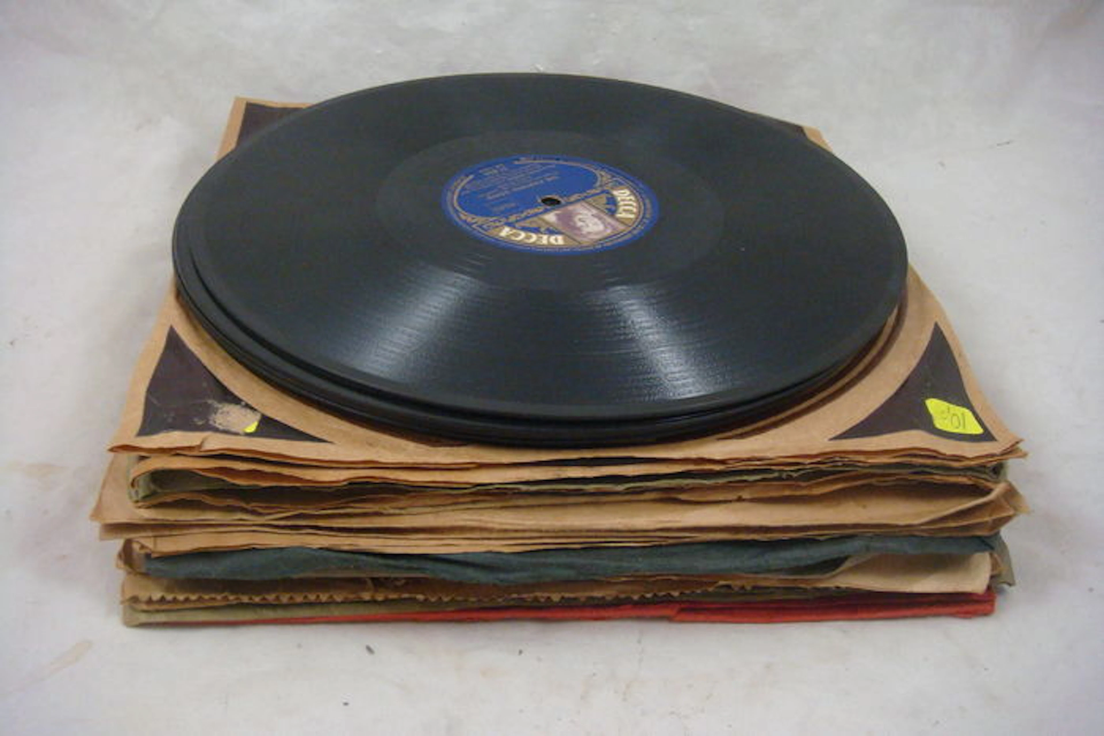 25 English Bakelite 78 rpm records - around 20 with original cover