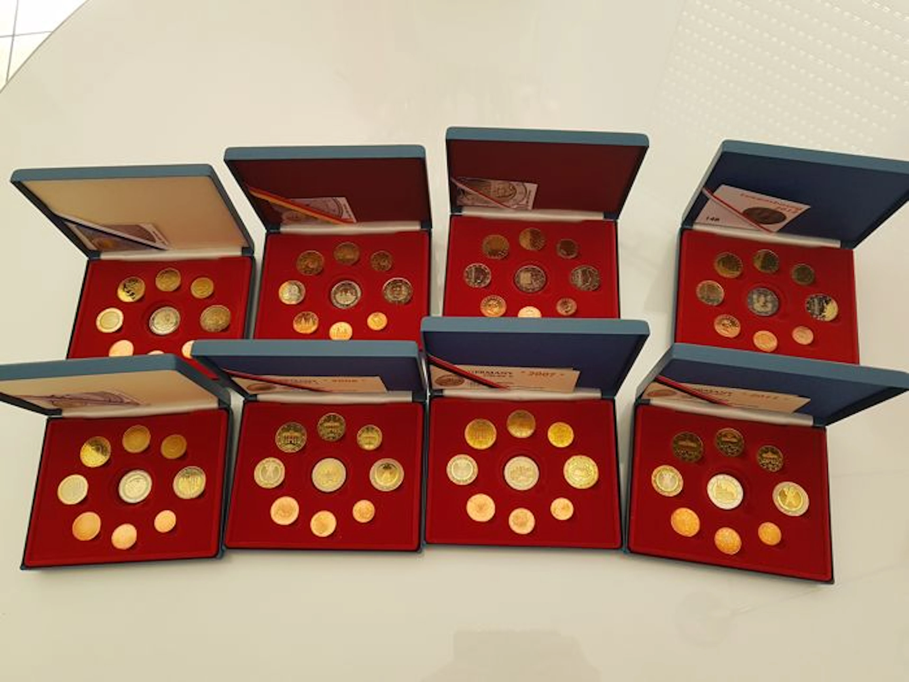 Europe – Lot of 8 cases (x 9 currencies) 2006/2013 – Luxembourg, Germany