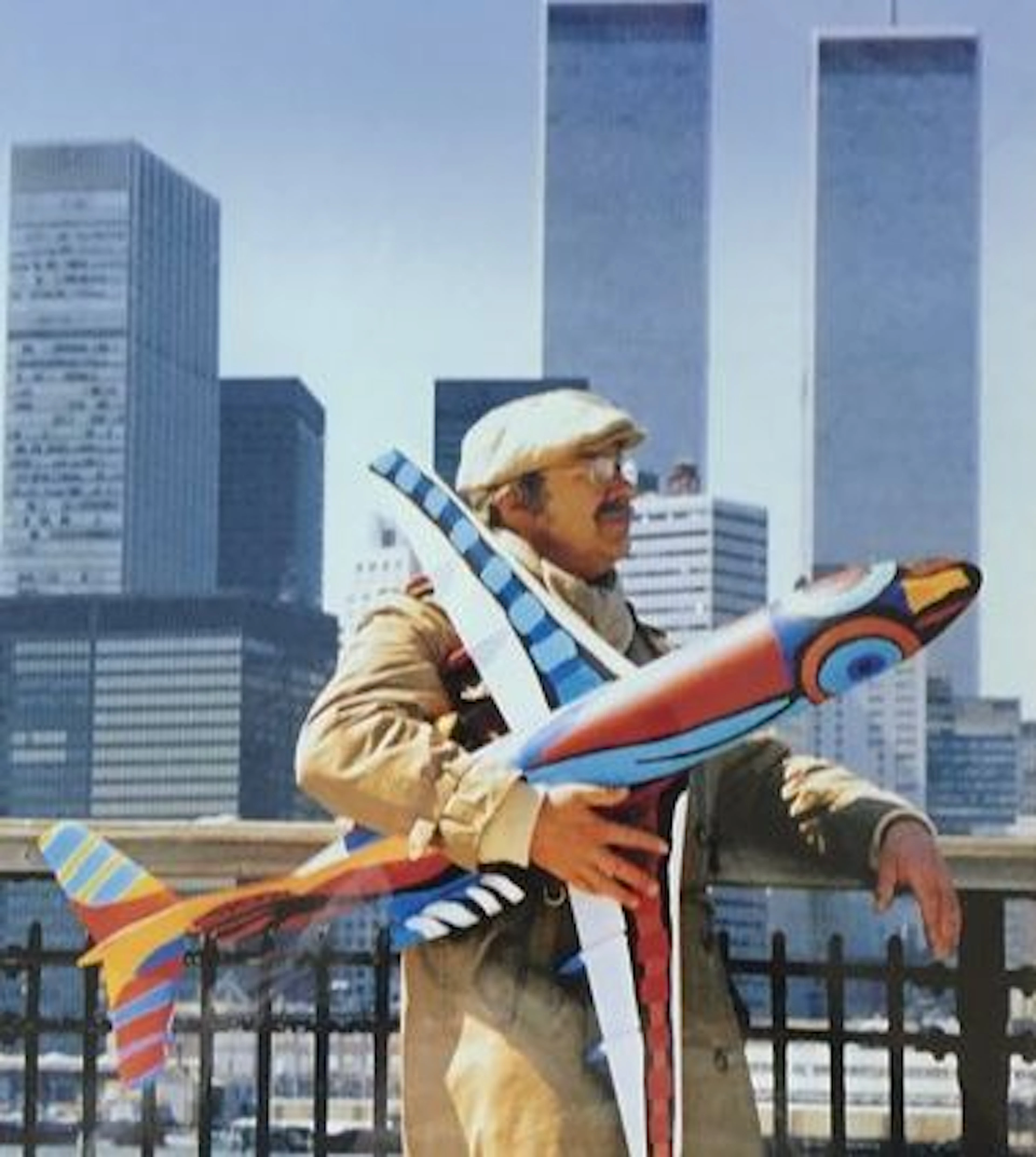 Nico Koster (1940-) - Karel Appel met vliegtuig (Fokker) voor de Twin