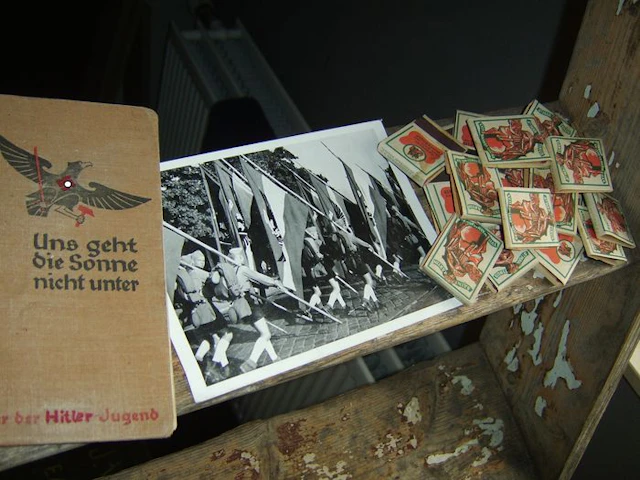 Hitler Youth booklet, photo + 20 Matchbooks WHW / Winter Relief