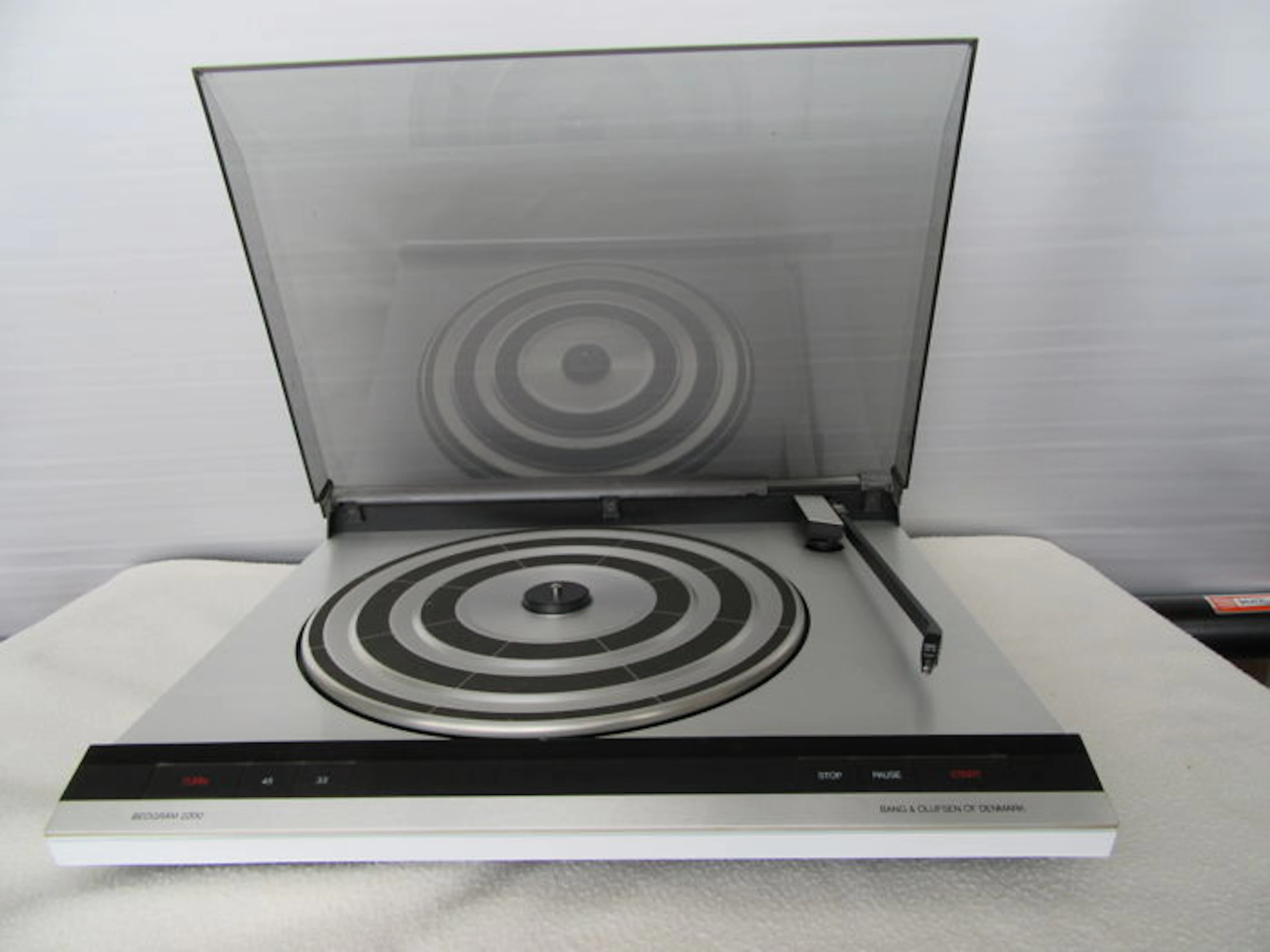 Bang & Olufsen BeoGram 2200 turntable with new needle/belt