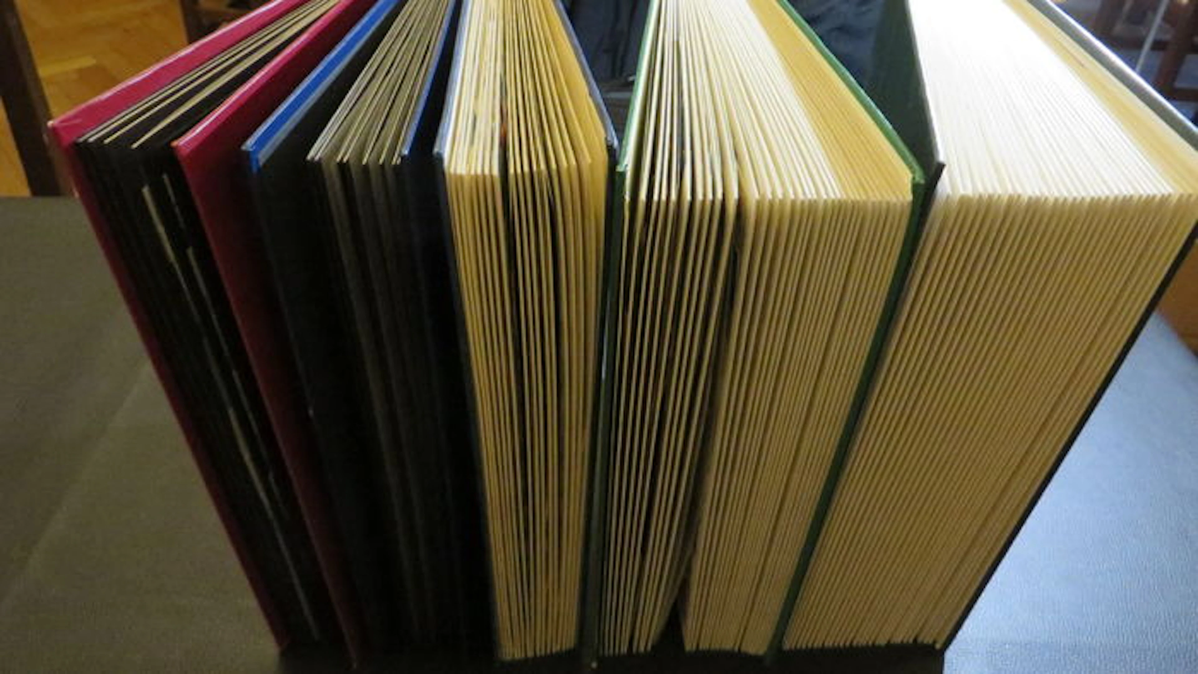 Worldwide lot consisting of 11600 stamps, of which at least 8500 are different