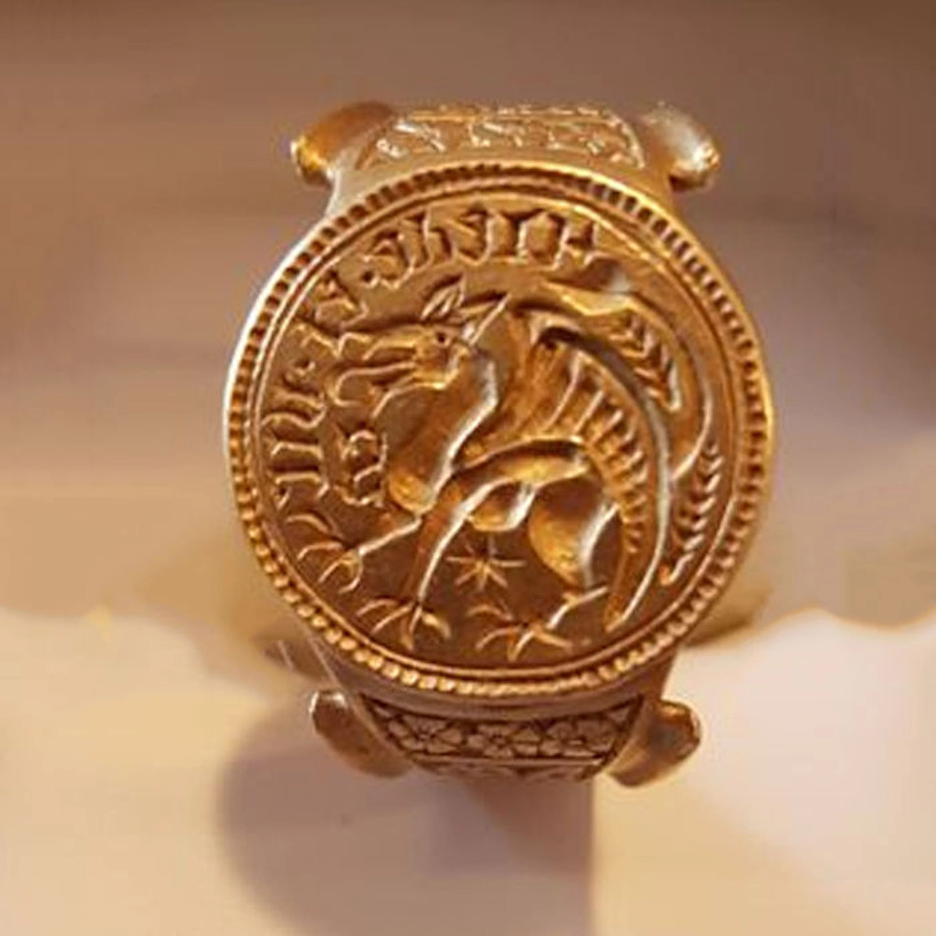 Medieval Golden Henry VII "Believe and Conquer"Signet glove ring -