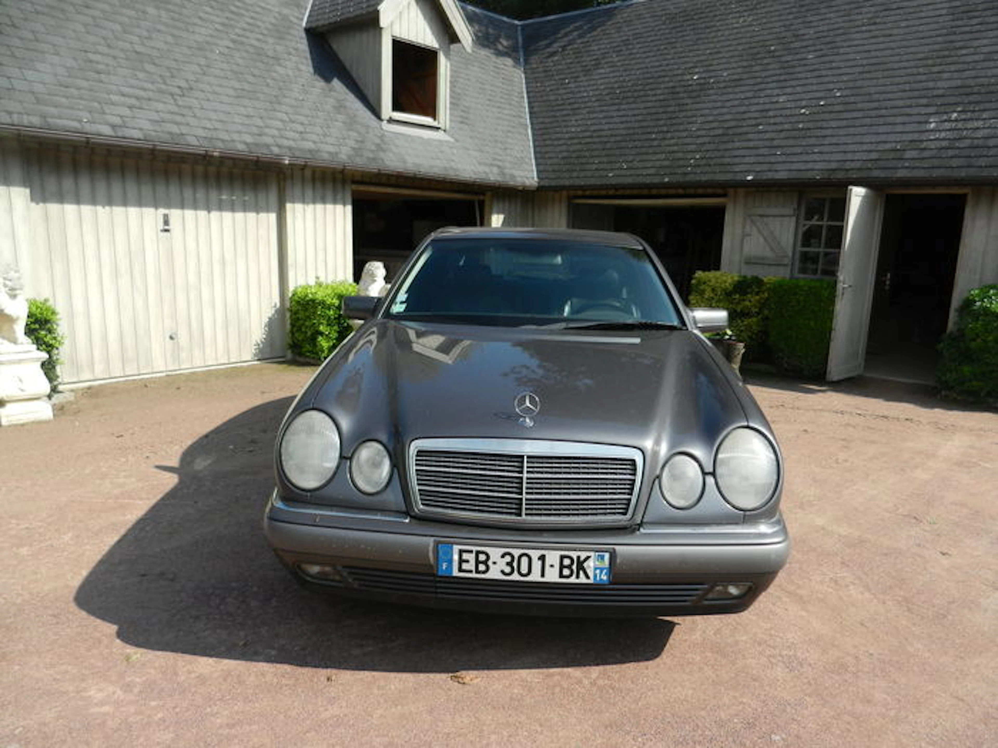 Mercedes-Benz - E320 - 1999