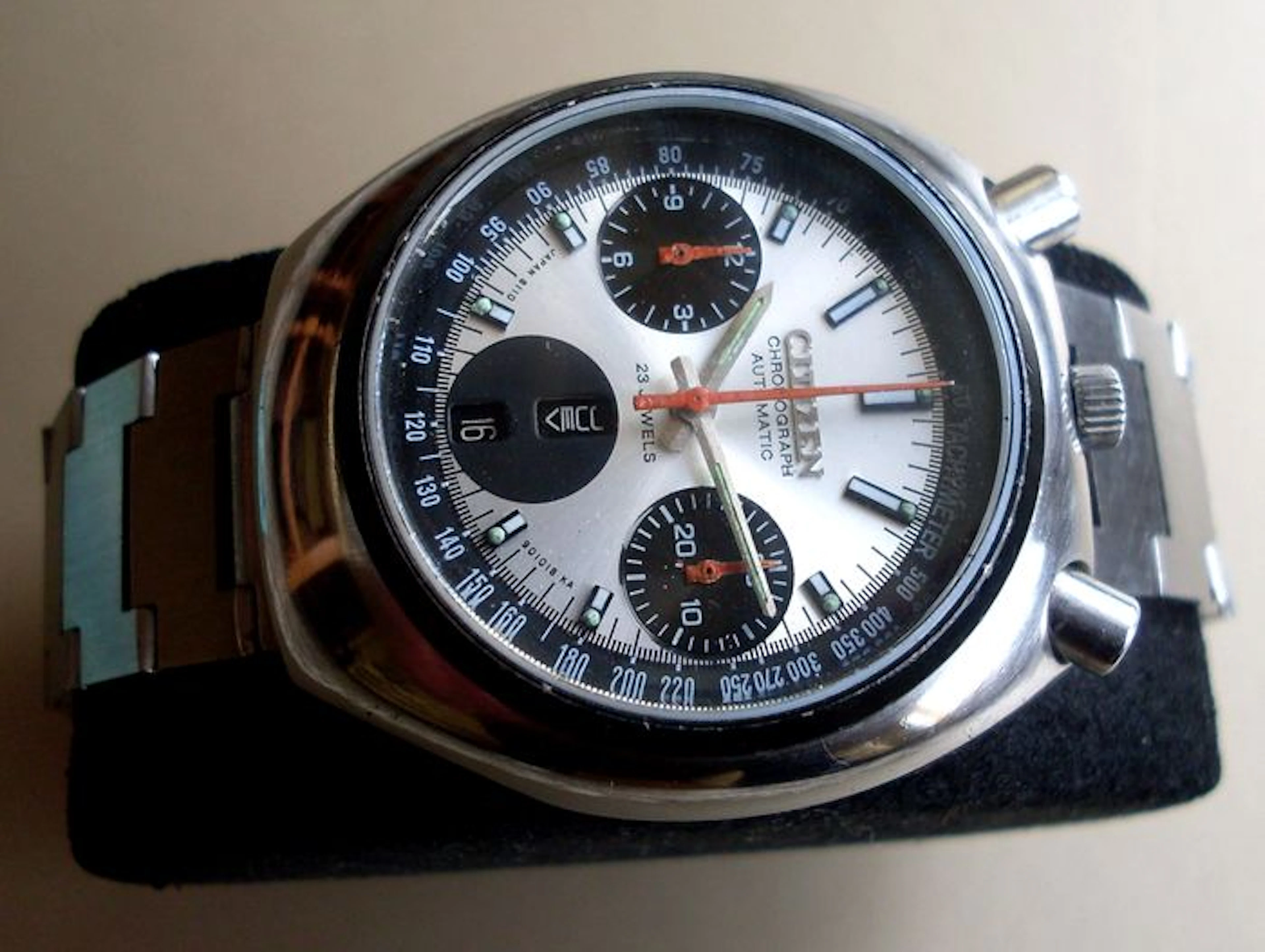 Citizen Automatic Bullhead Panda Chronograph – Men's Wrist Watch – 1970's