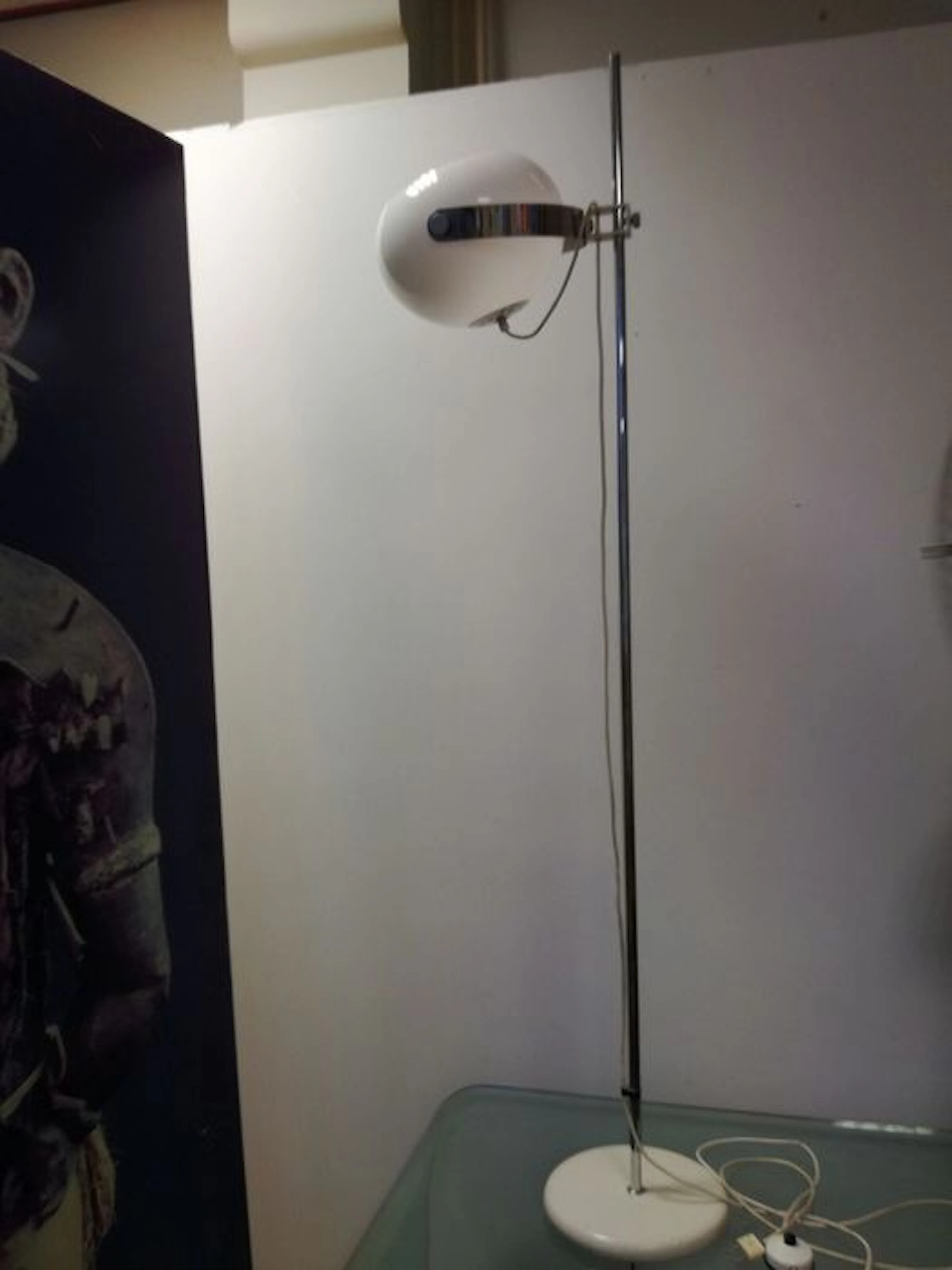 Dijkstra Lampen - Modern design chrome standing lamp with white plexi