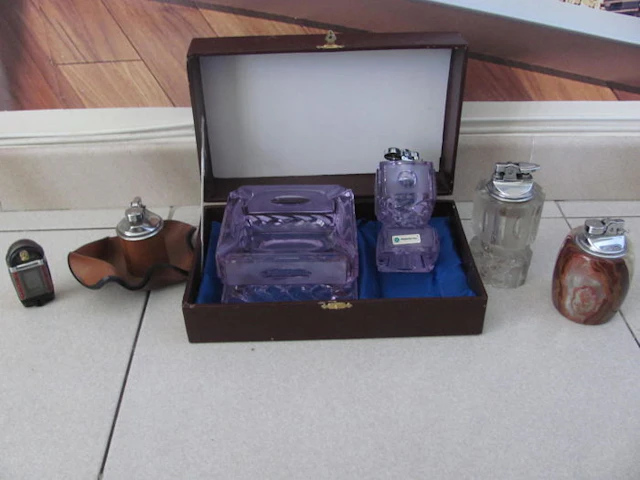Case with vintage ashtray and lighter - ca 1970 + 4 lighters of different