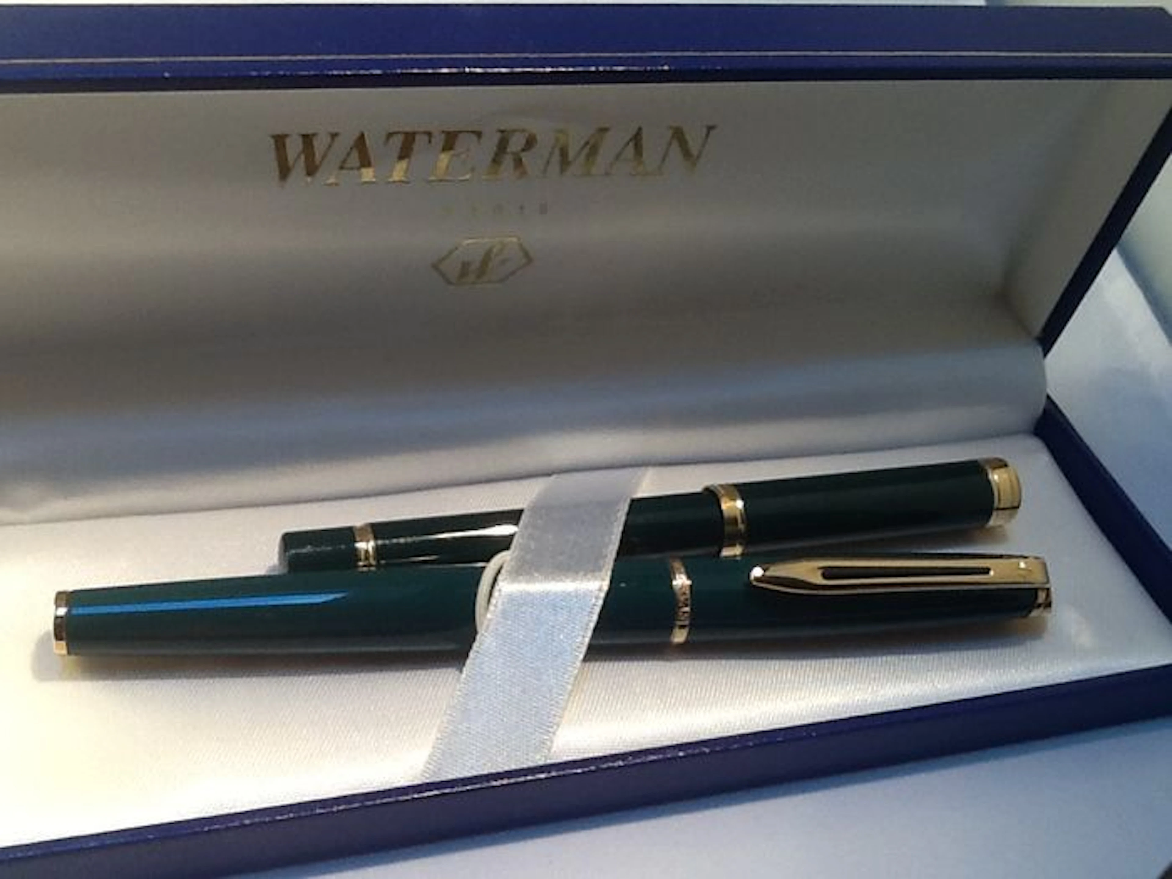 Waterman fountain pen set Lady Charlotte and Hemisphere fountain pen.