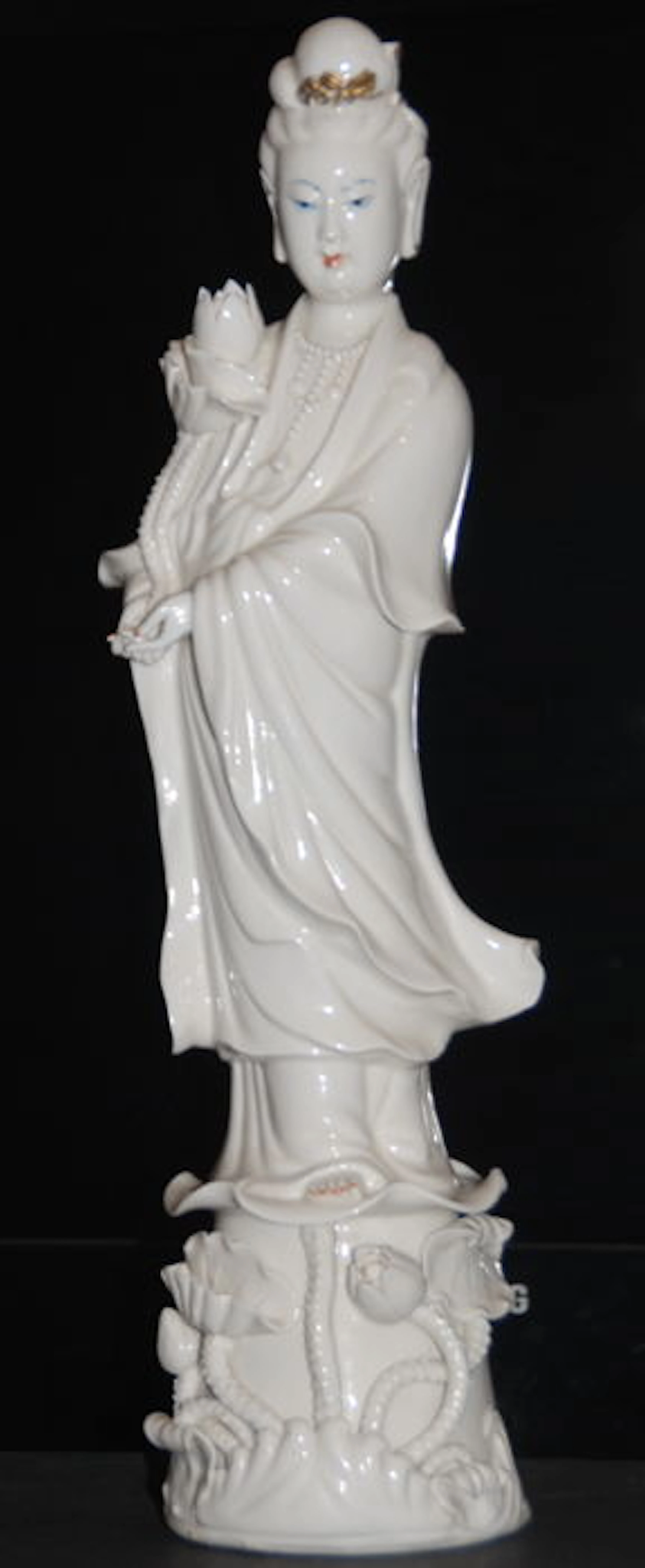 Large blanc de chine Guanyin statue - China - second half 20th century