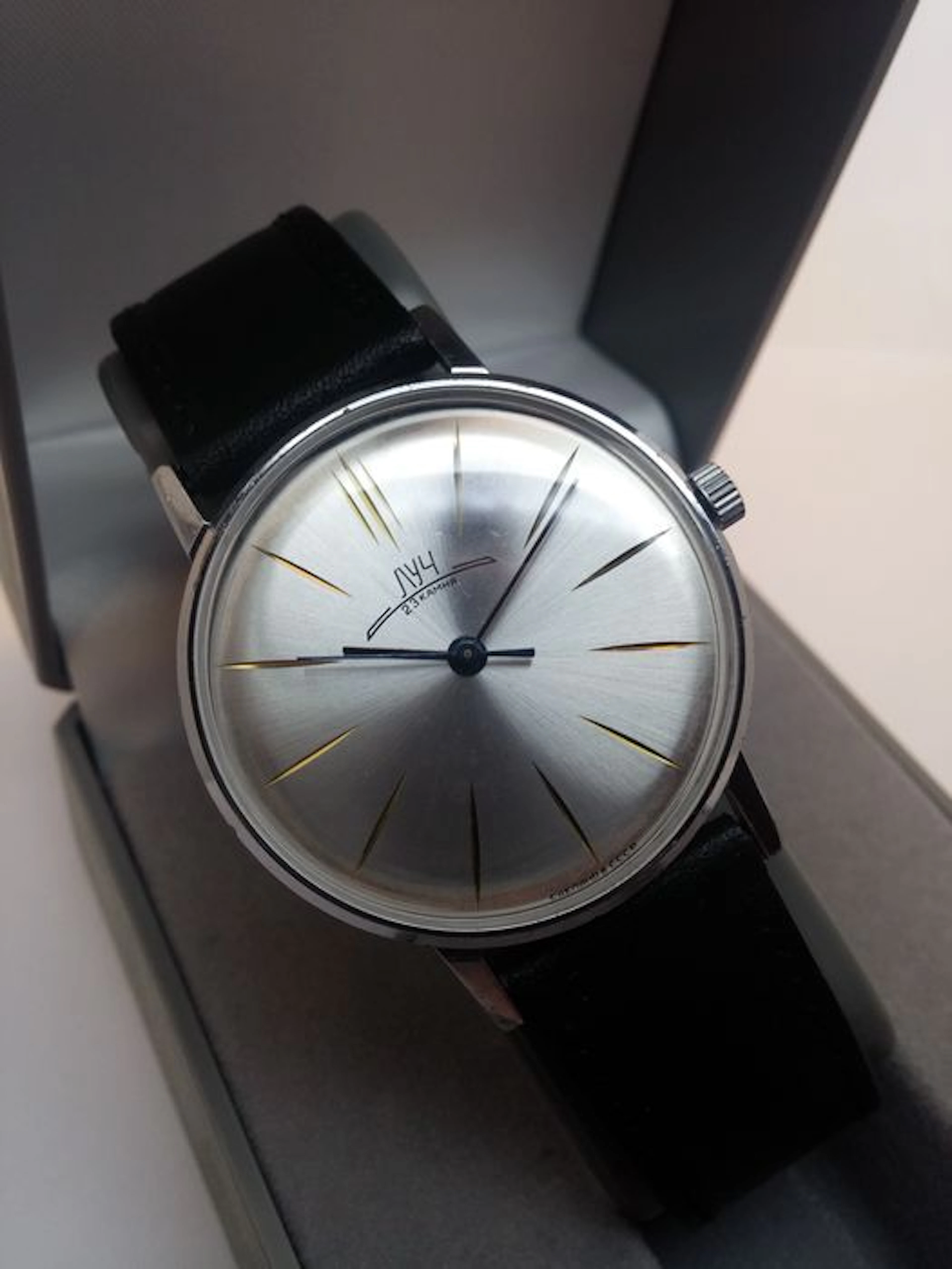 Poljot - Luch - 1970s - men's wristwatch - made in USSR - slim vintage