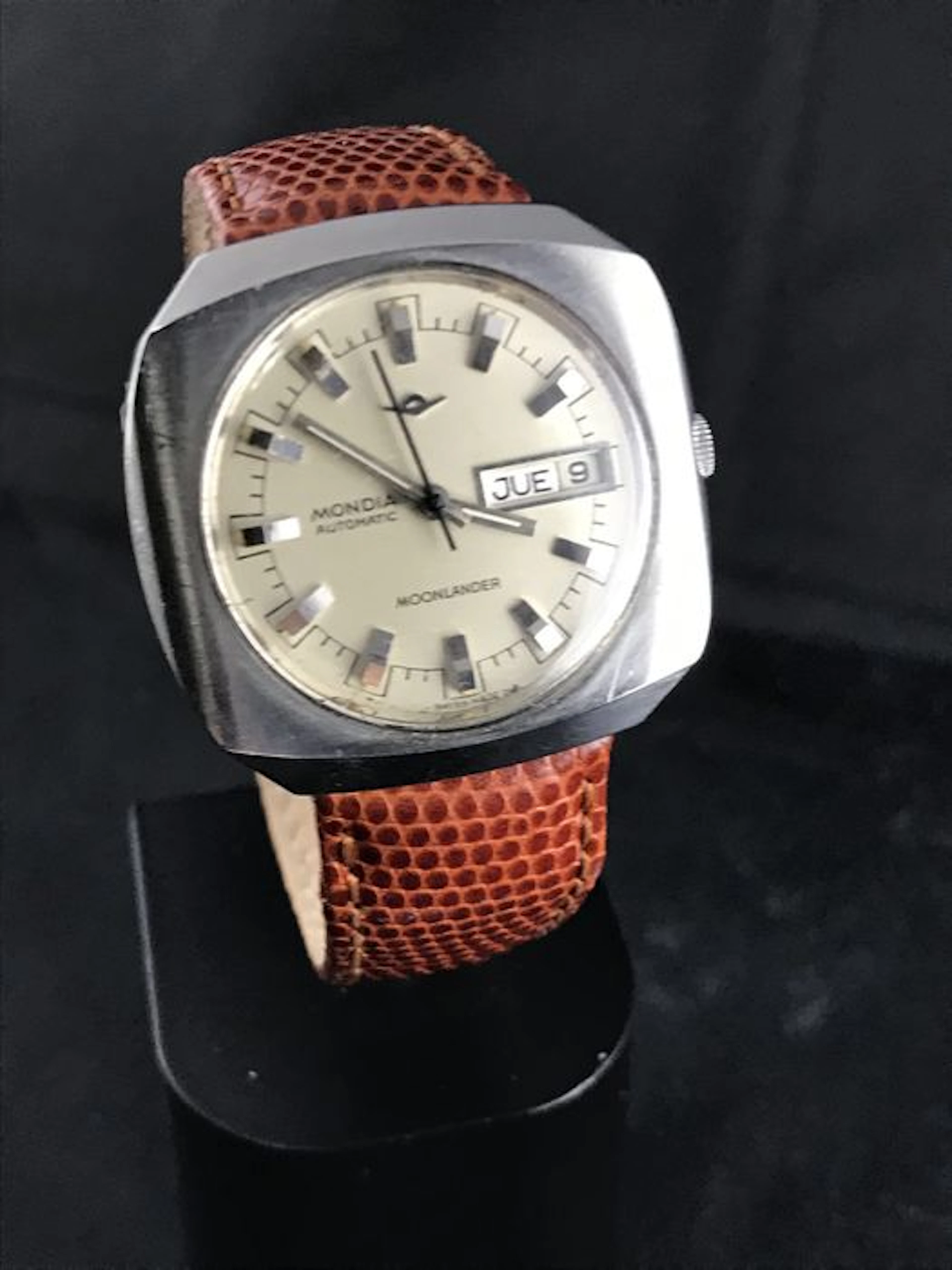 Mondia Zenith Moonlander Day-Date
