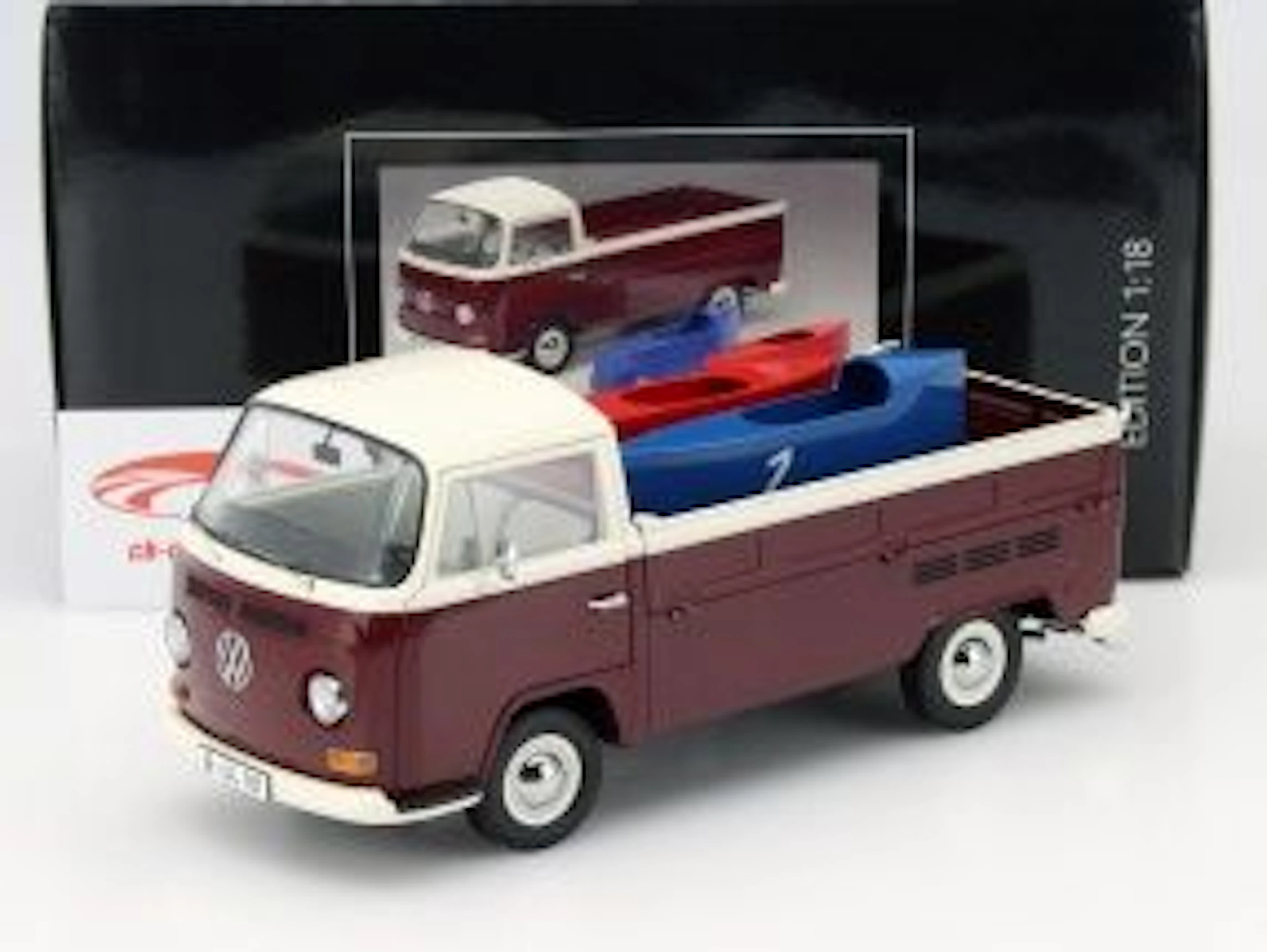 Schuco - Scale 1/18 - Volkswagen T2A platform truck with soapbox