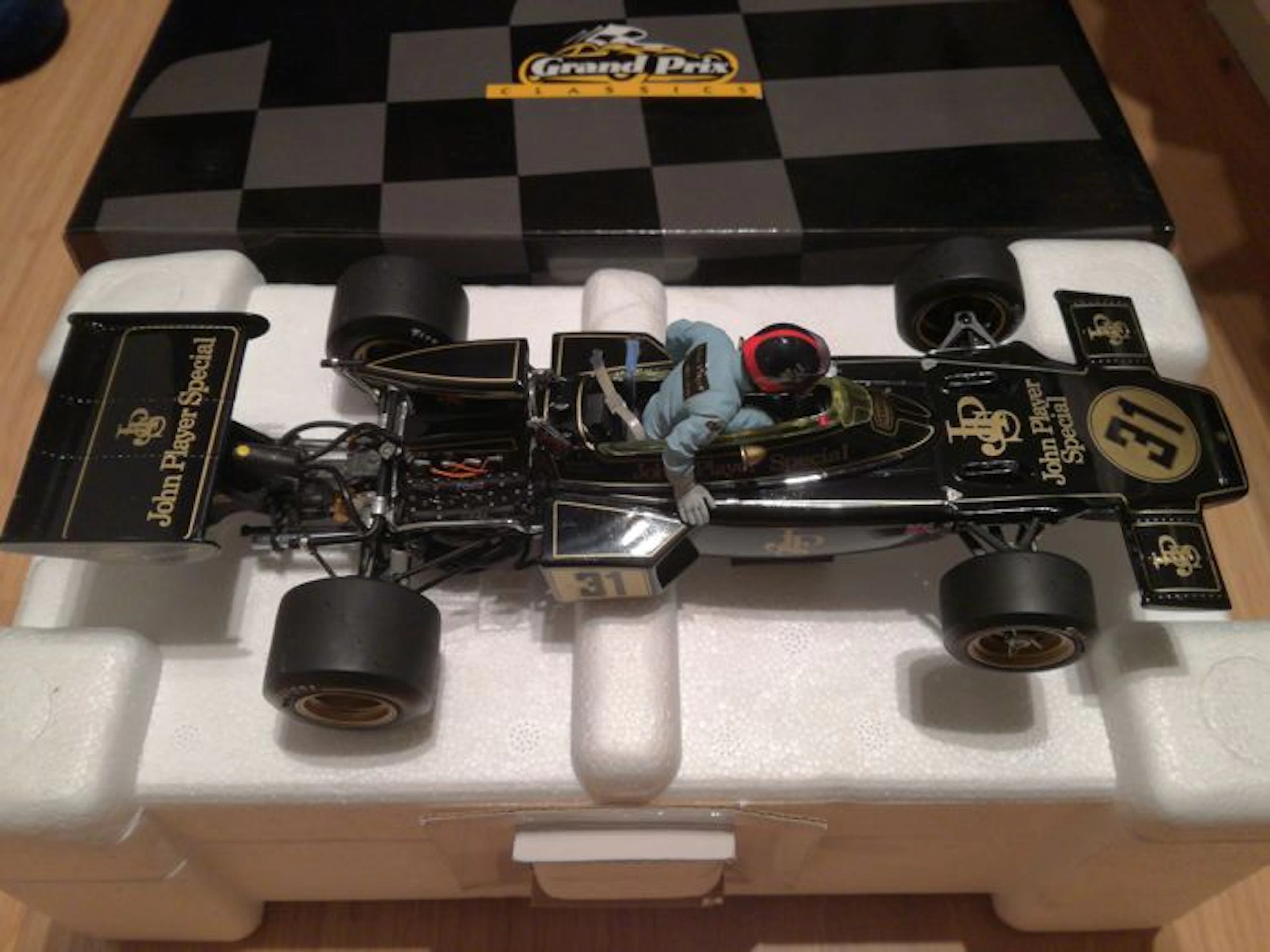 Exoto - Scale 1/18 - Lotus Ford Type 72D #31 - Emerson Fitipaldi