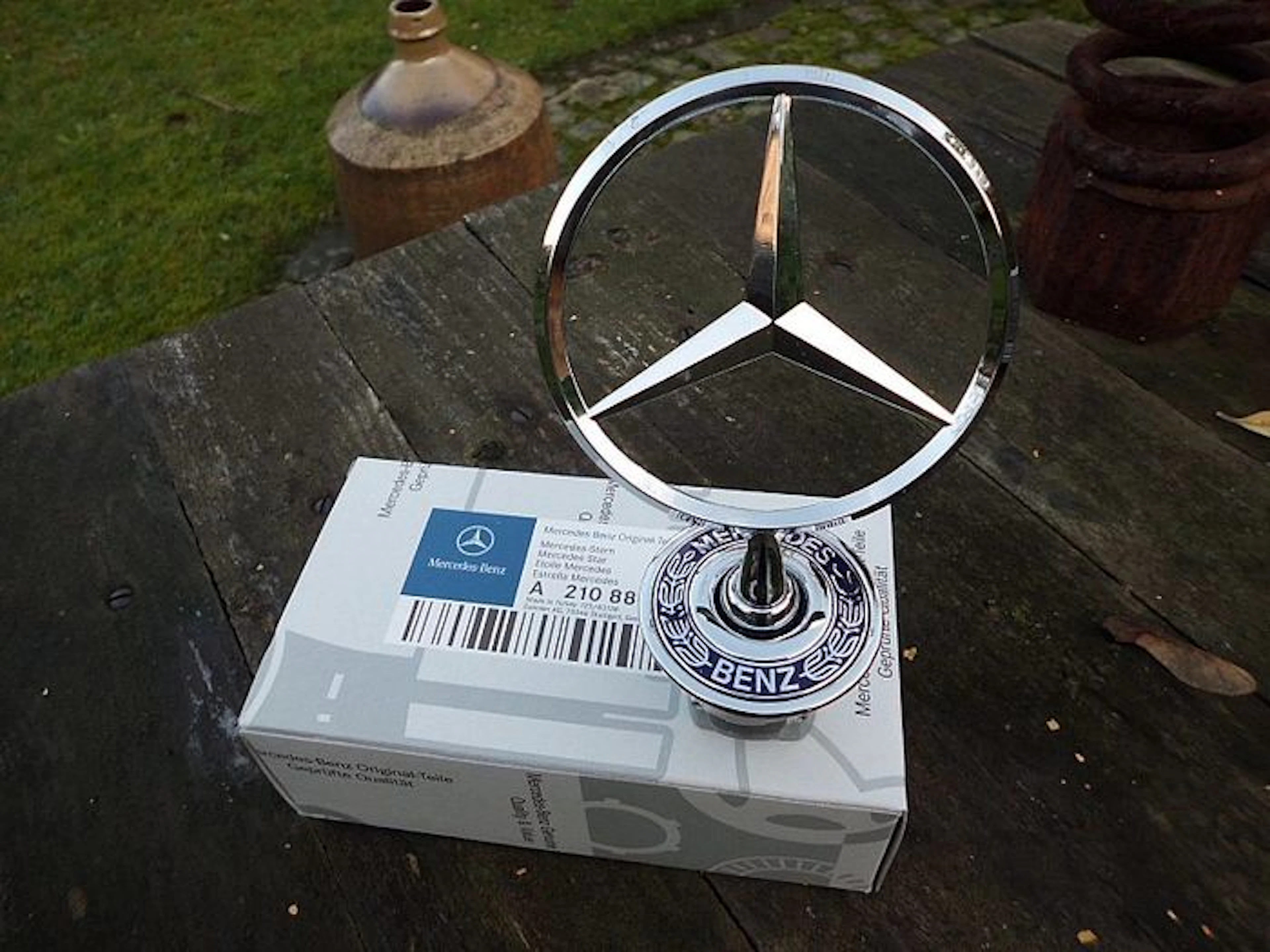 Mercedes-Benz star