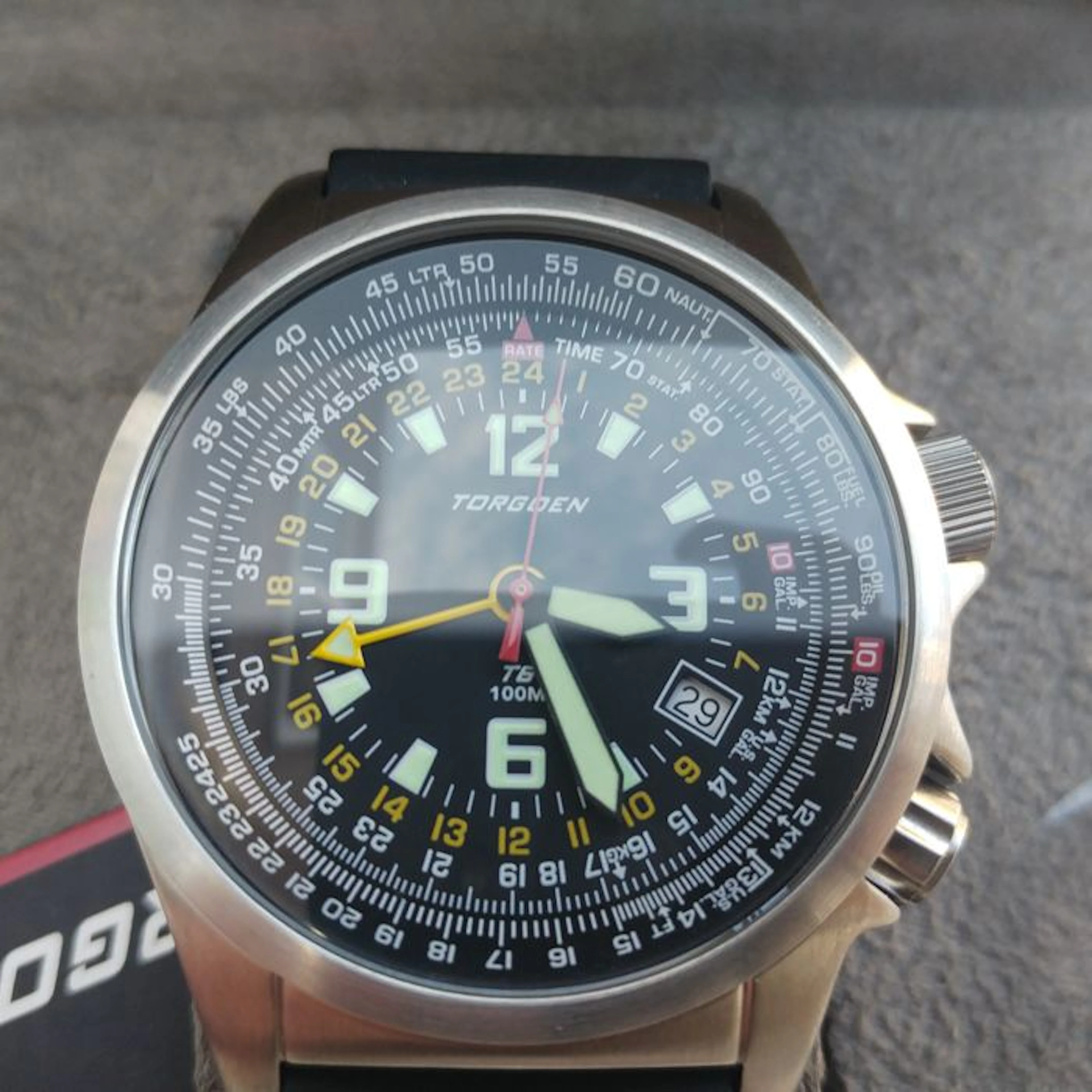 Torgoen T6 flightcomputer Pilot men´s wristwatch