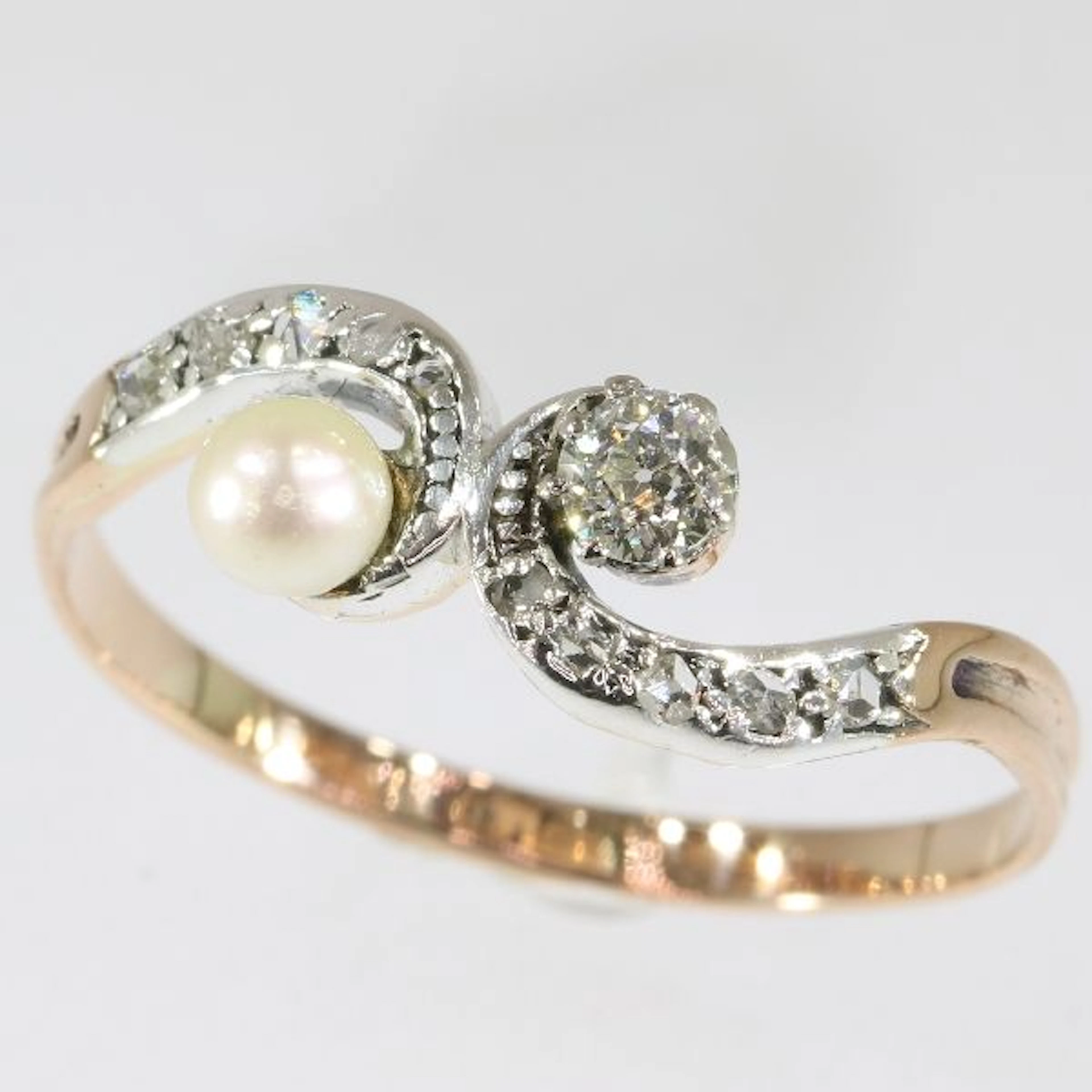 Antique Victorian 'toi et moi' pearl and diamond gold ring, anno 1890