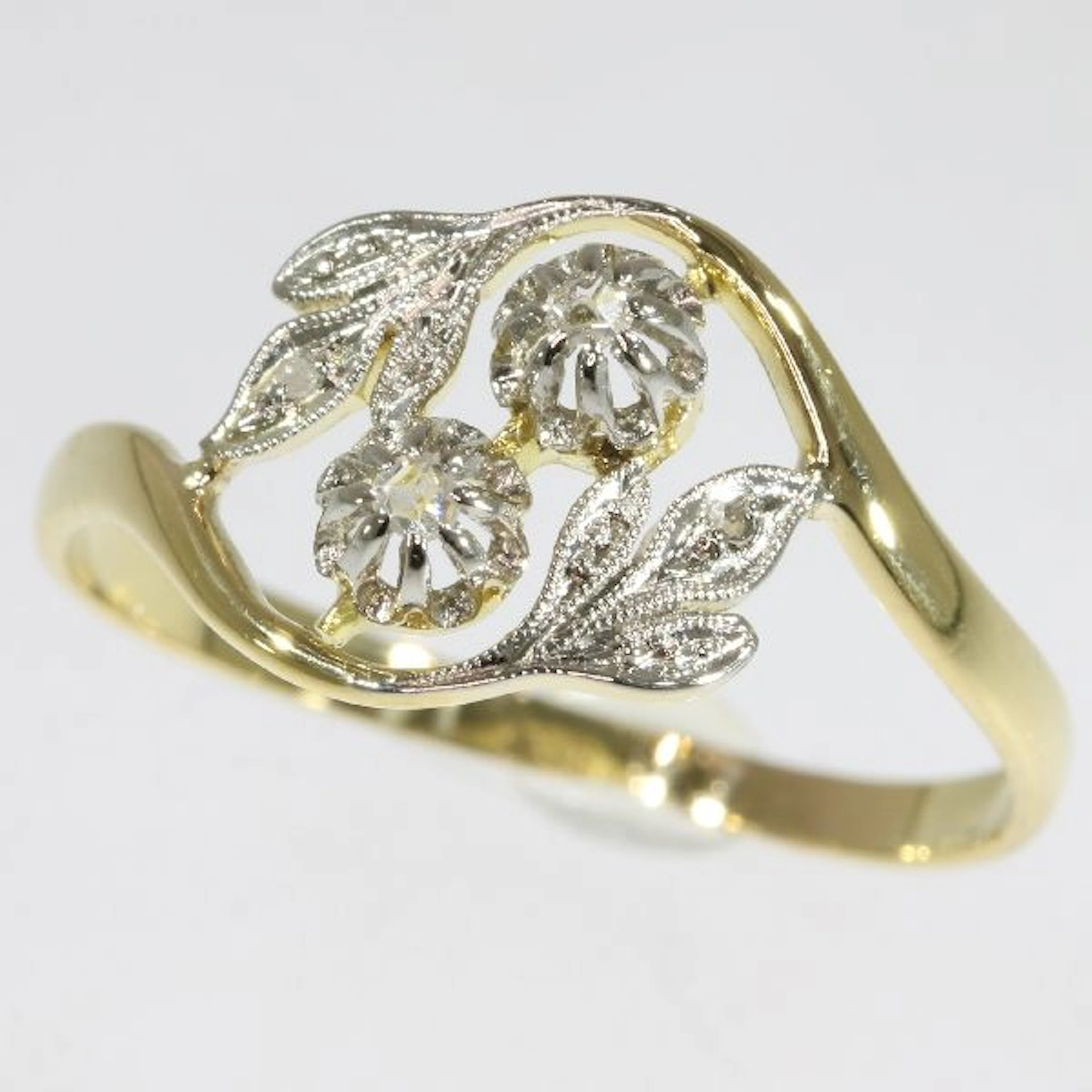 Original Art Nouveau diamond ring made in France around 1900