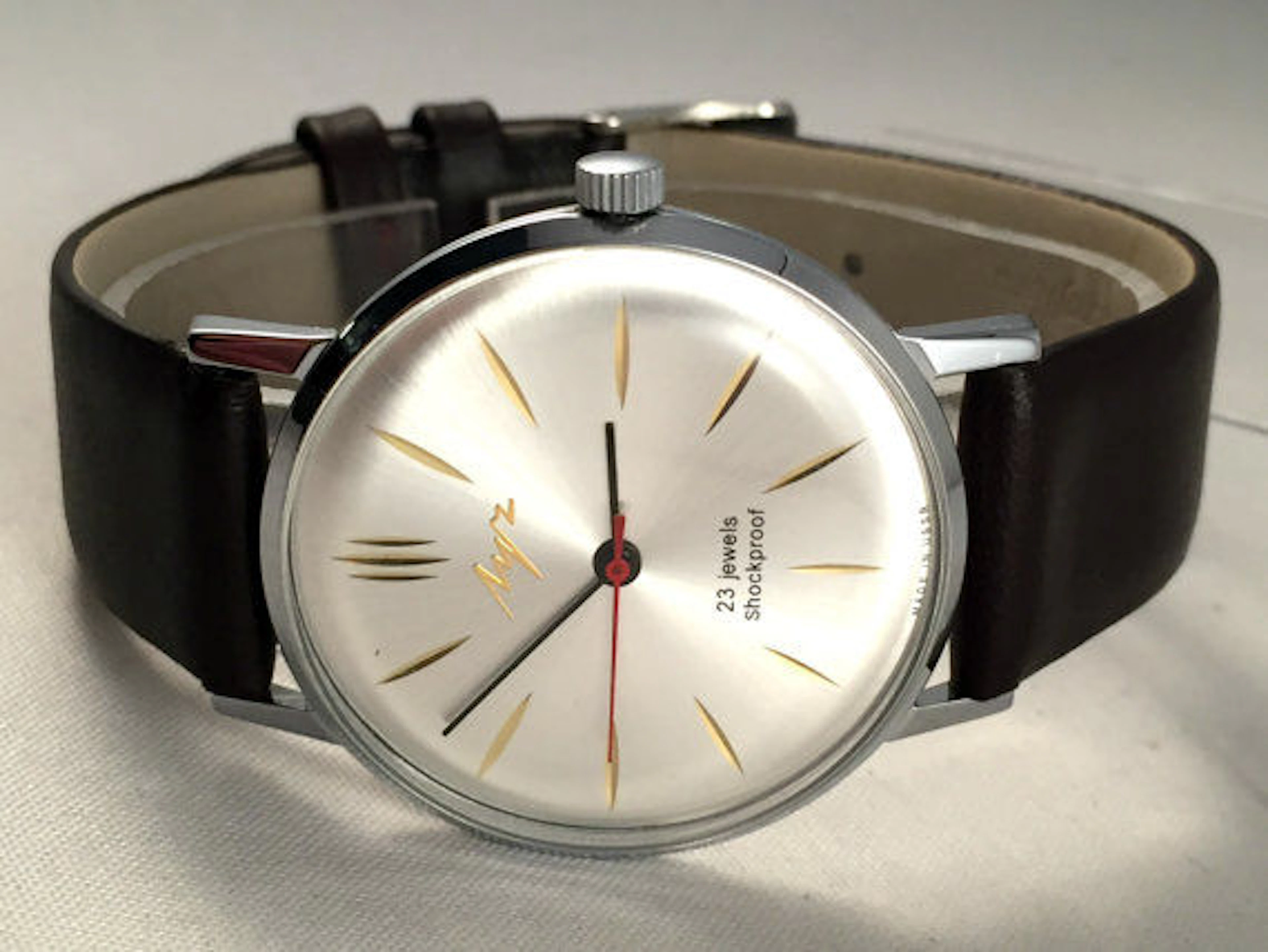 NEW LUCH Men's watch 80s.