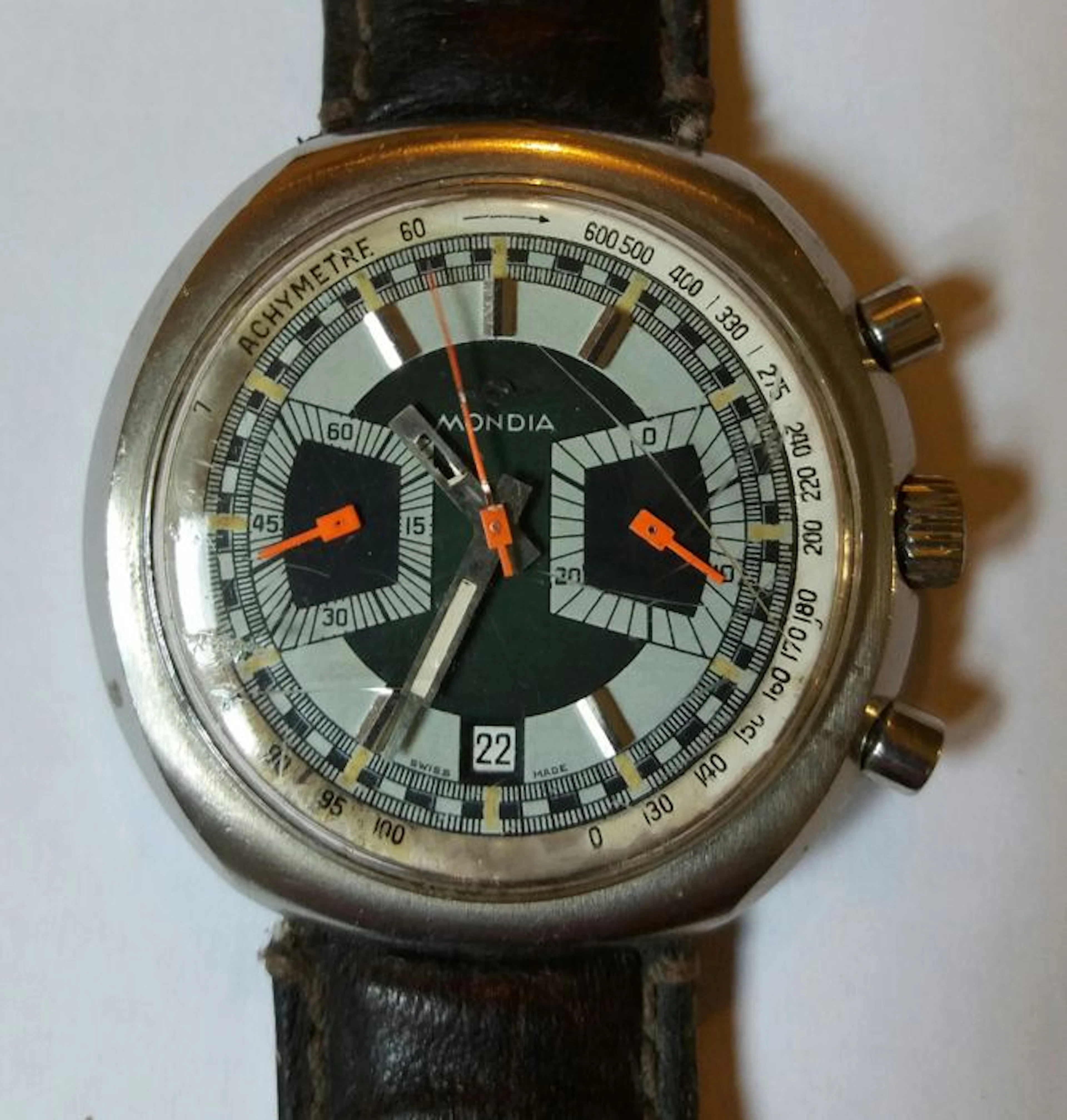 Mondia men's chronograph wristwatch.