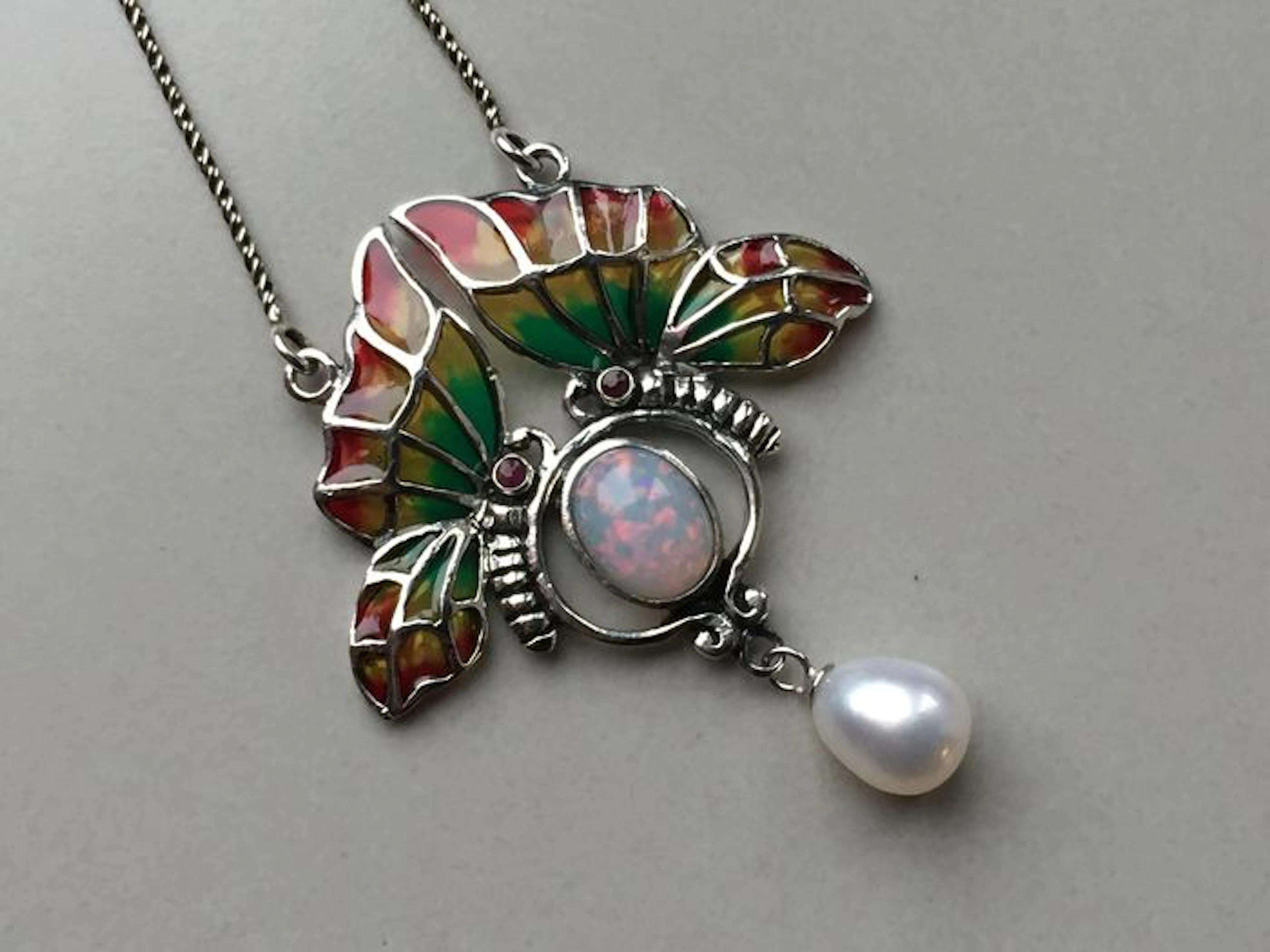 Art Nouveau style silver necklace with enamelled glass / Opal and