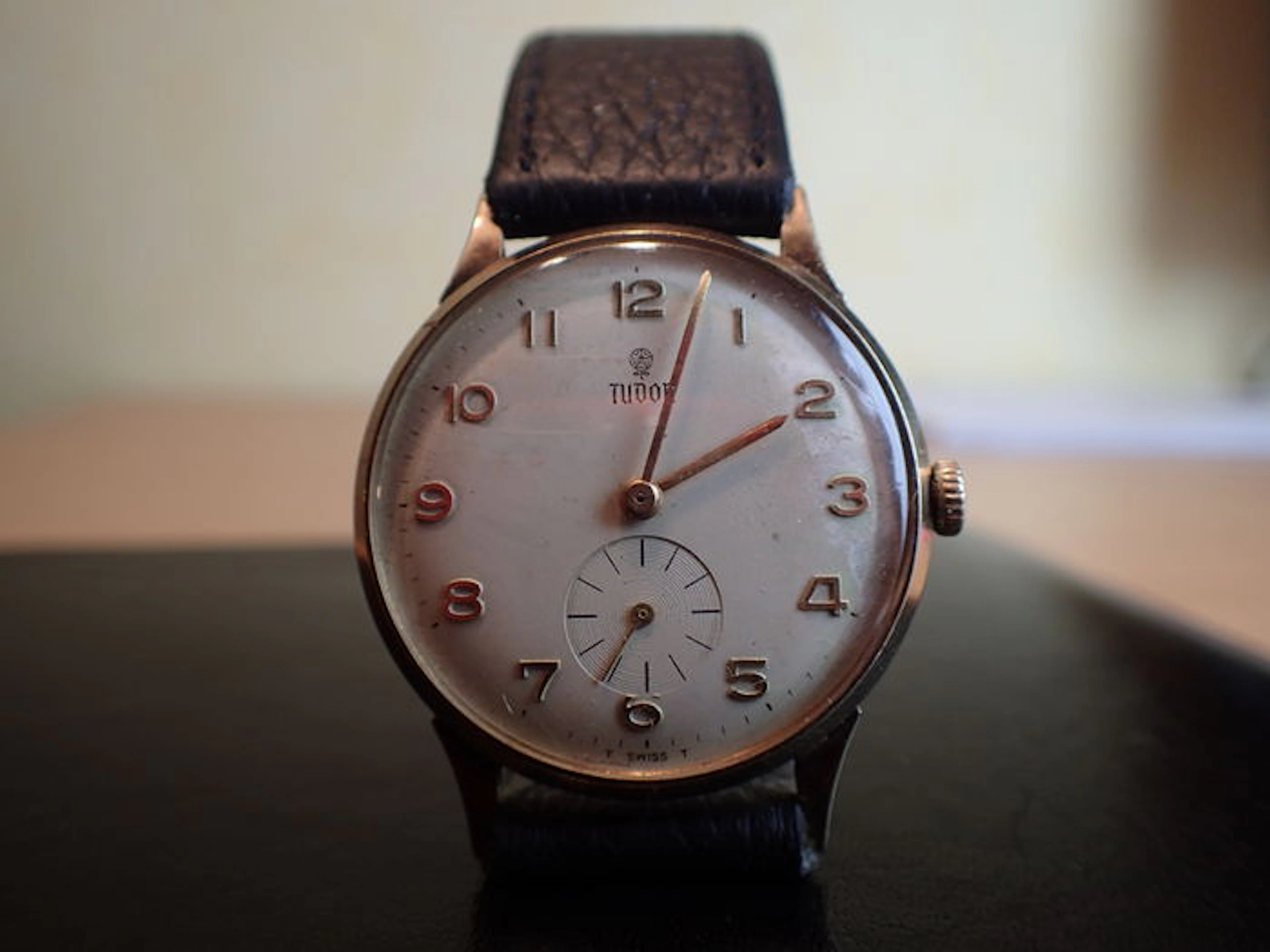 Tudor sub-seconds - 9ct gold men's watch - 1960s