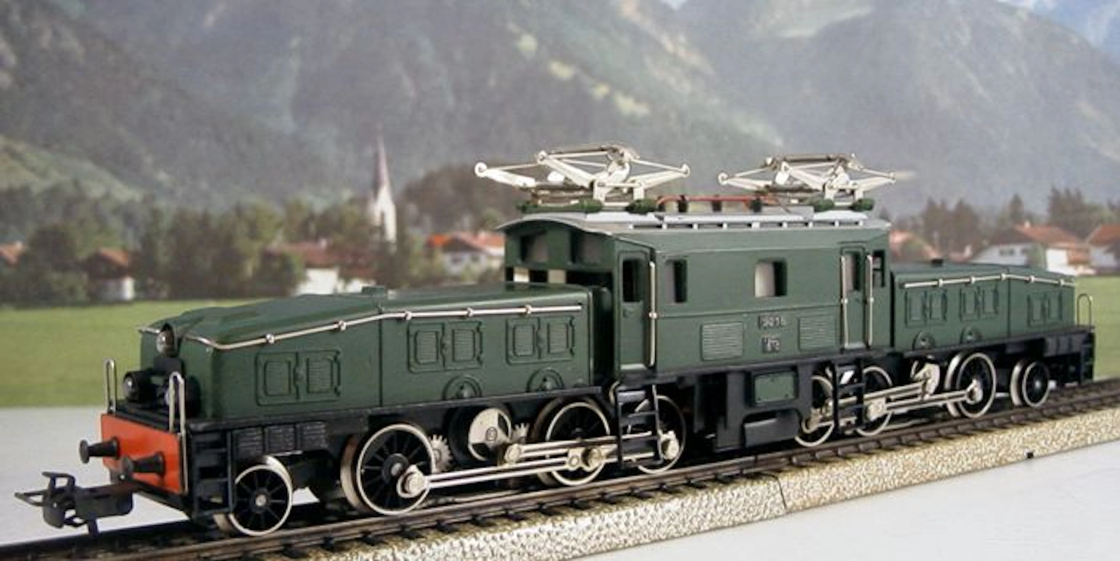 Märklin H0 - 3015 - Electric freight train locomotive BR Ce 6/8 ‘the Crocodile’ of the SBB-CFF