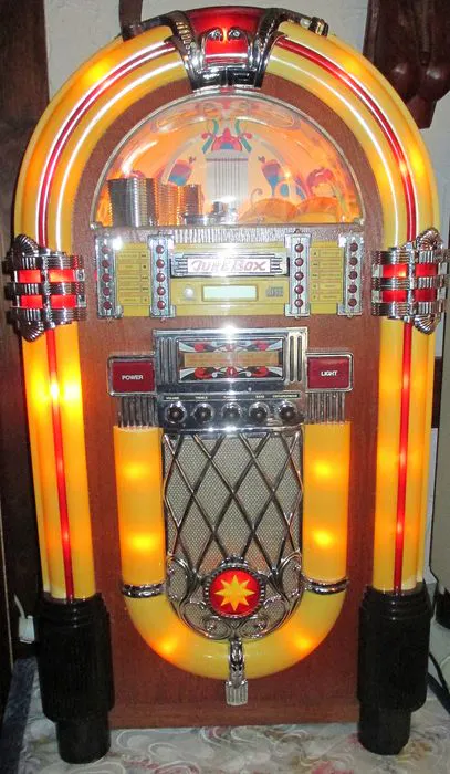 Elta - Jukebox, Retro Wurlitzer, with 3 CD changer - Glass, Wood | Barnebys
